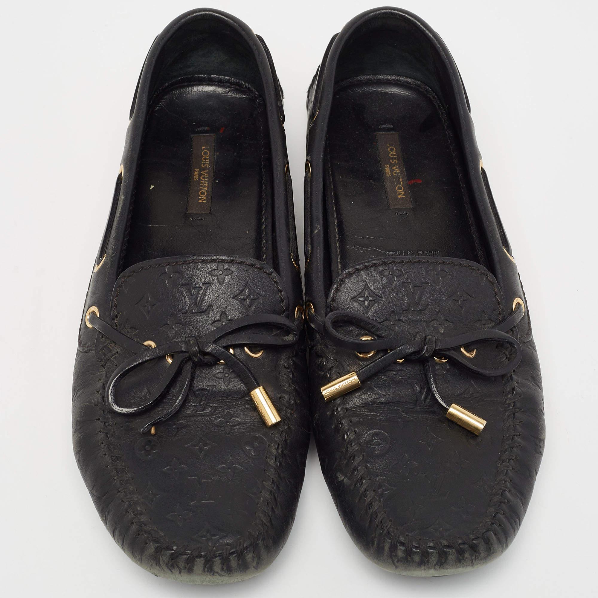 Louis Vuitton Black Leather Gloria Loafers Size 39 In Good Condition For Sale In Dubai, Al Qouz 2