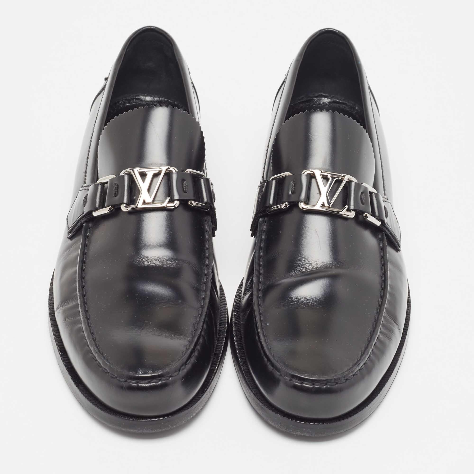 Practical, fashionable, and durable—these designer loafers are carefully built to be fine companions to your everyday style. They come made using the best materials to be a prized buy.

Includes: Original Dustbag, Original Box

