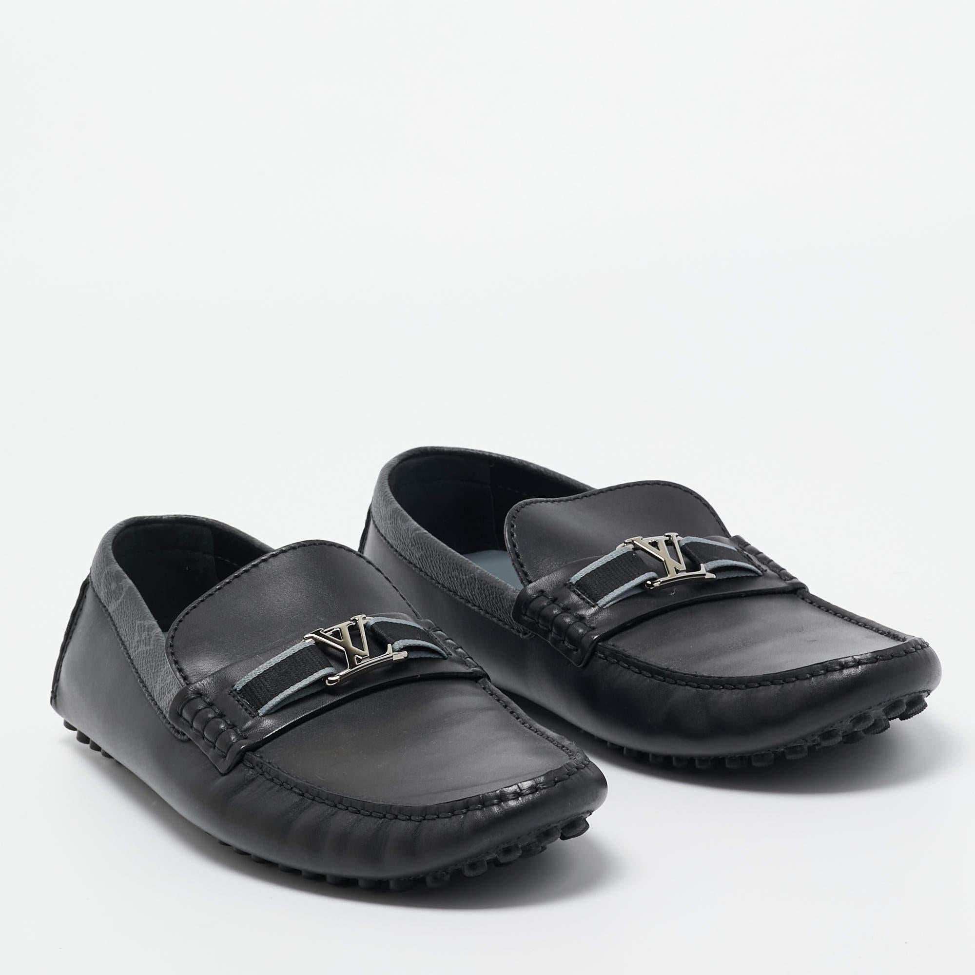 Louis Vuitton Black Leather Hockenheim Loafers Size 43.5 In Excellent Condition In Dubai, Al Qouz 2