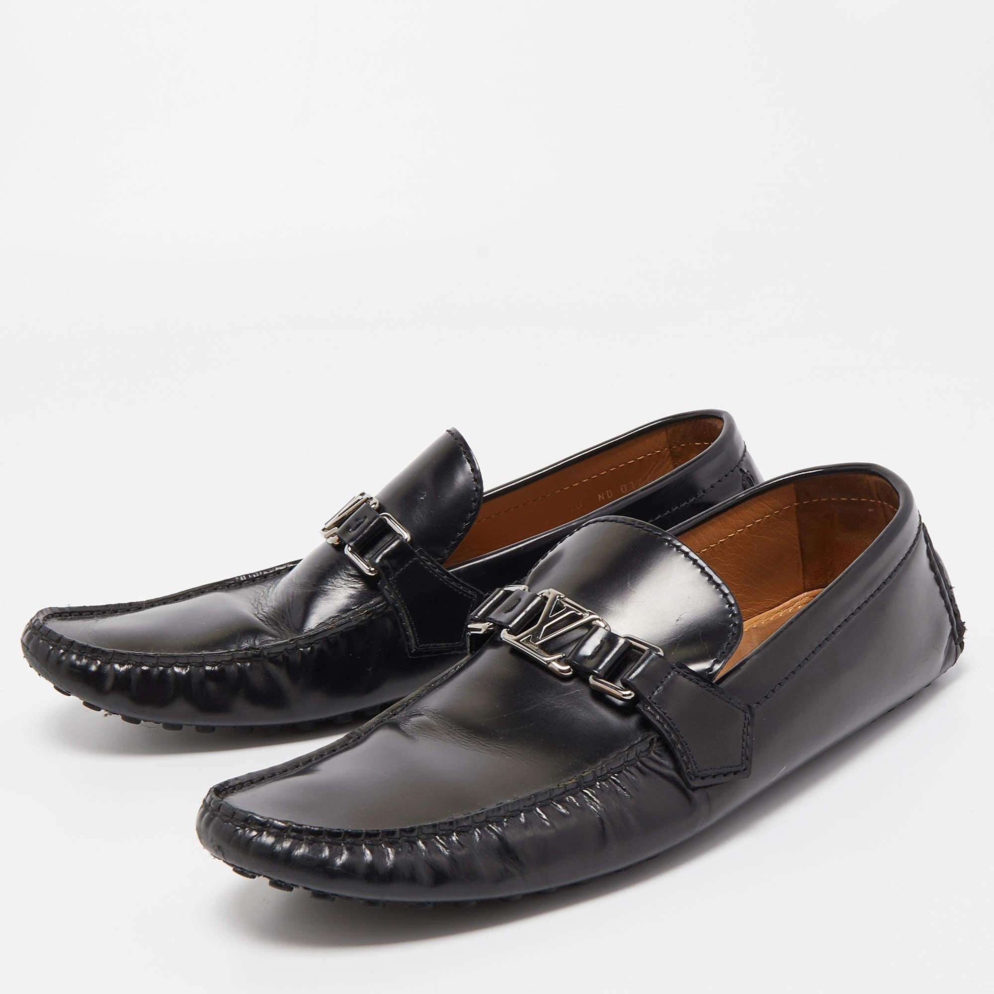 Louis Vuitton Black Leather Hockenheim Loafers Size 44 In Fair Condition In Dubai, Al Qouz 2