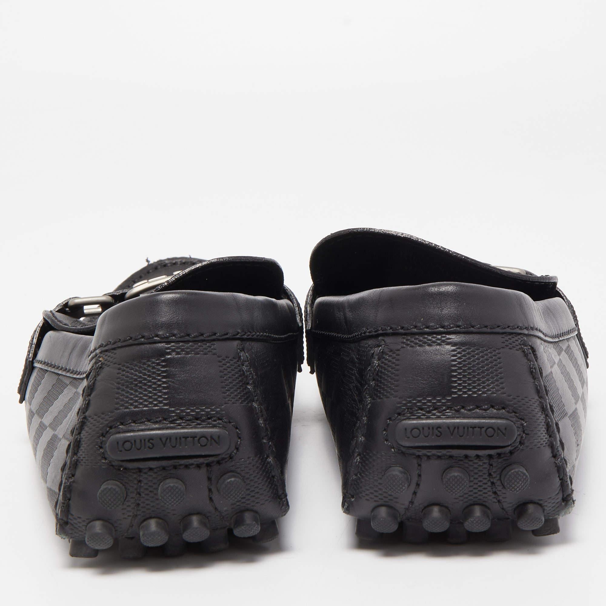 Louis Vuitton Black Leather Hockenheim Slip On Loafers Size 43 In Good Condition In Dubai, Al Qouz 2