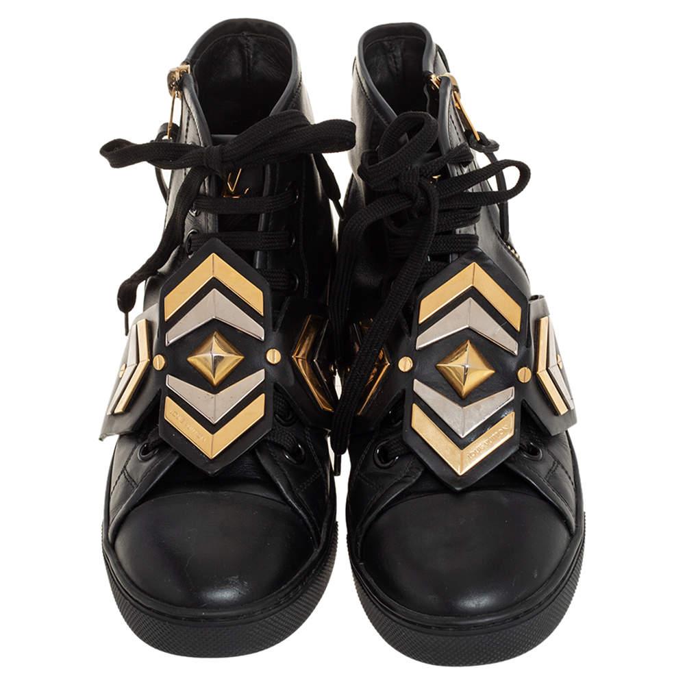 Louis Vuitton Black Leather Karakoram Pattern Punchy Sneaker Boots Size 36 In Good Condition For Sale In Dubai, Al Qouz 2