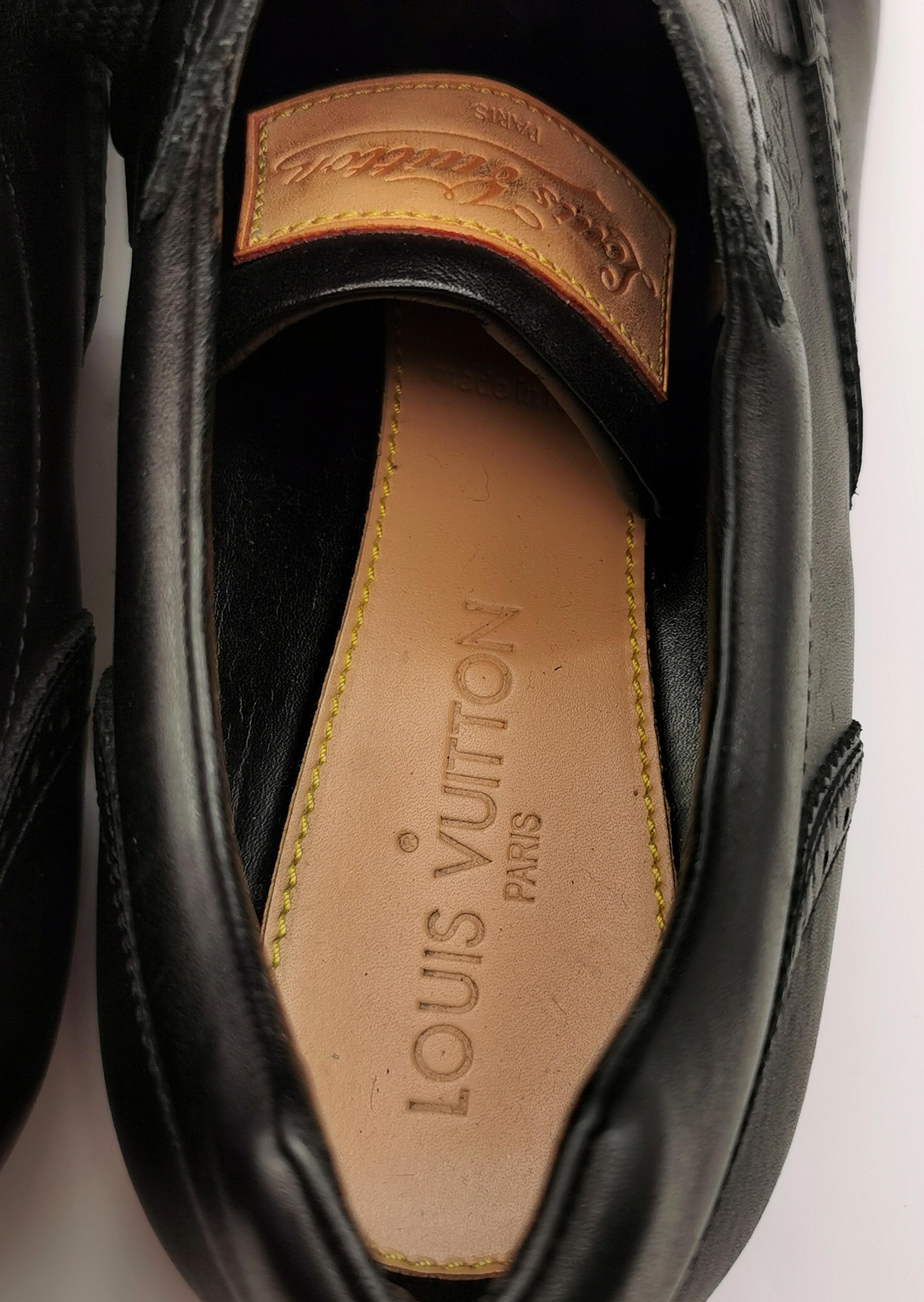 Schwarze Leder-Turnschuhe von Louis Vuitton im Brogue-Stil mit Schnürung  im Angebot 5