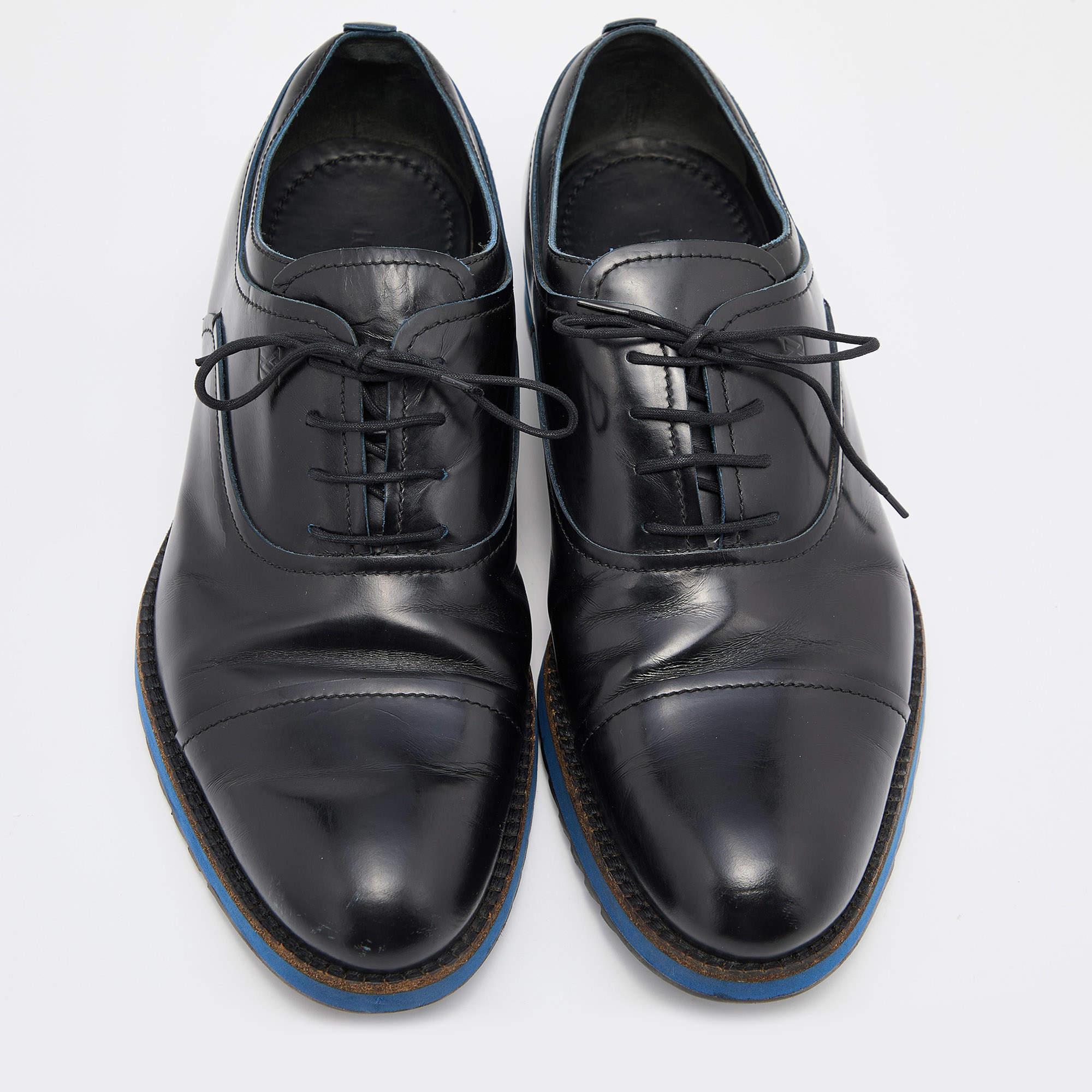 Let this comfortable pair be your first choice when you're out for a long day. These Louis Vuitton oxfords for men have well-sewn uppers beautifully set on durable soles.

