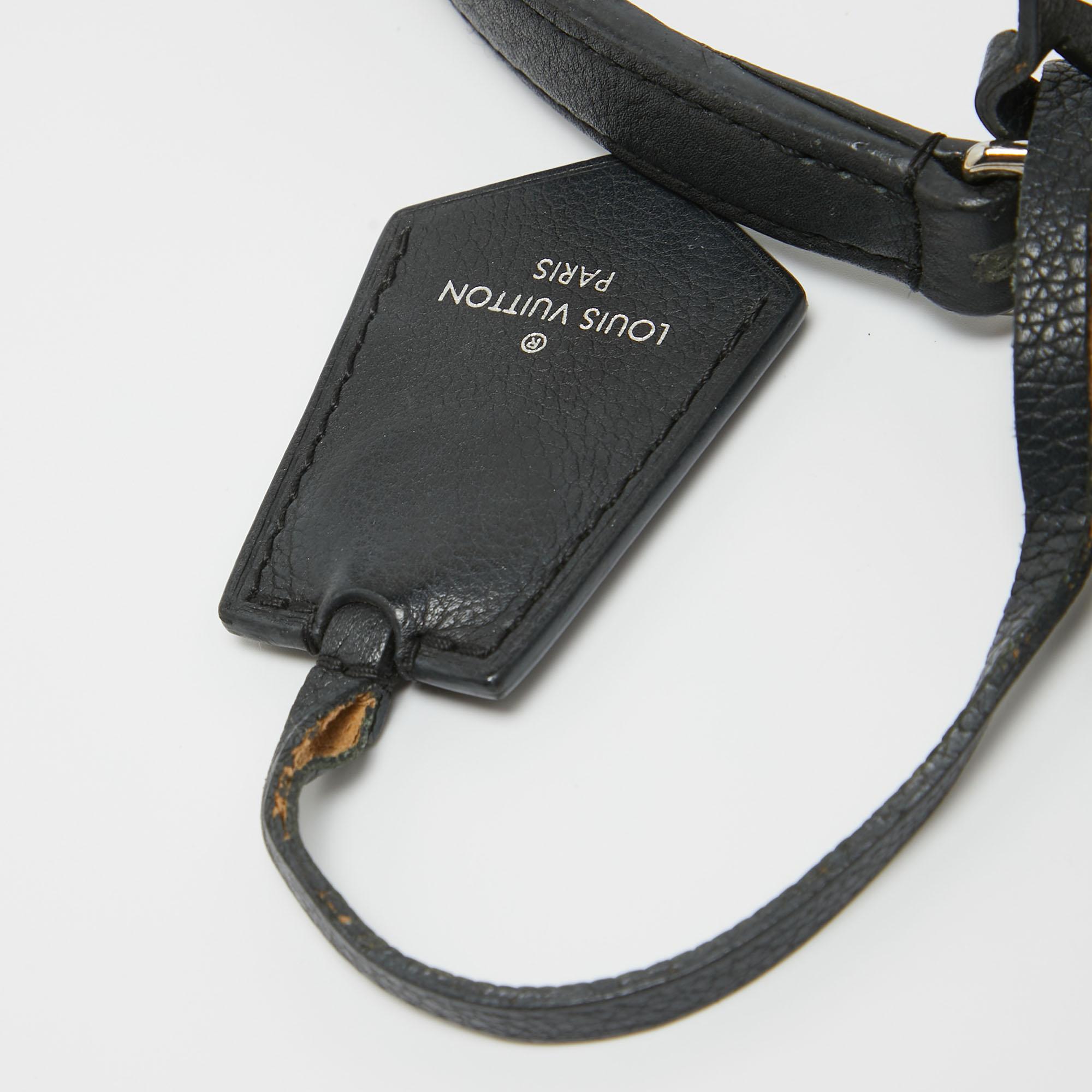 Louis Vuitton Lockme II Tasche aus schwarzem Leder im Angebot 6