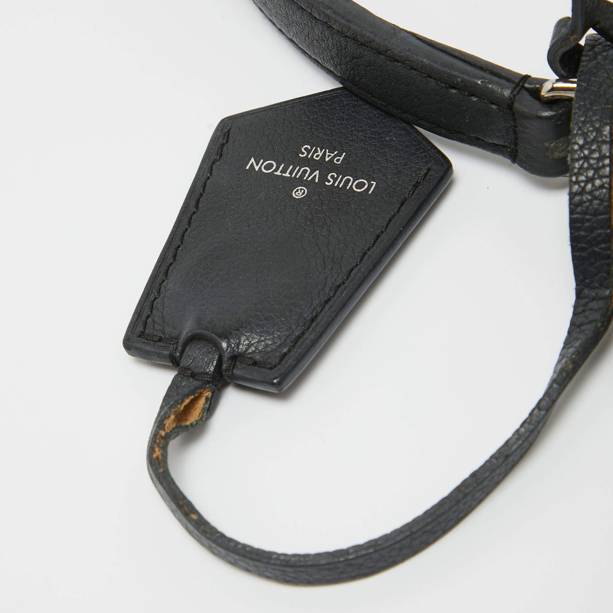 Louis Vuitton Black Leather Lockme II Bag 6