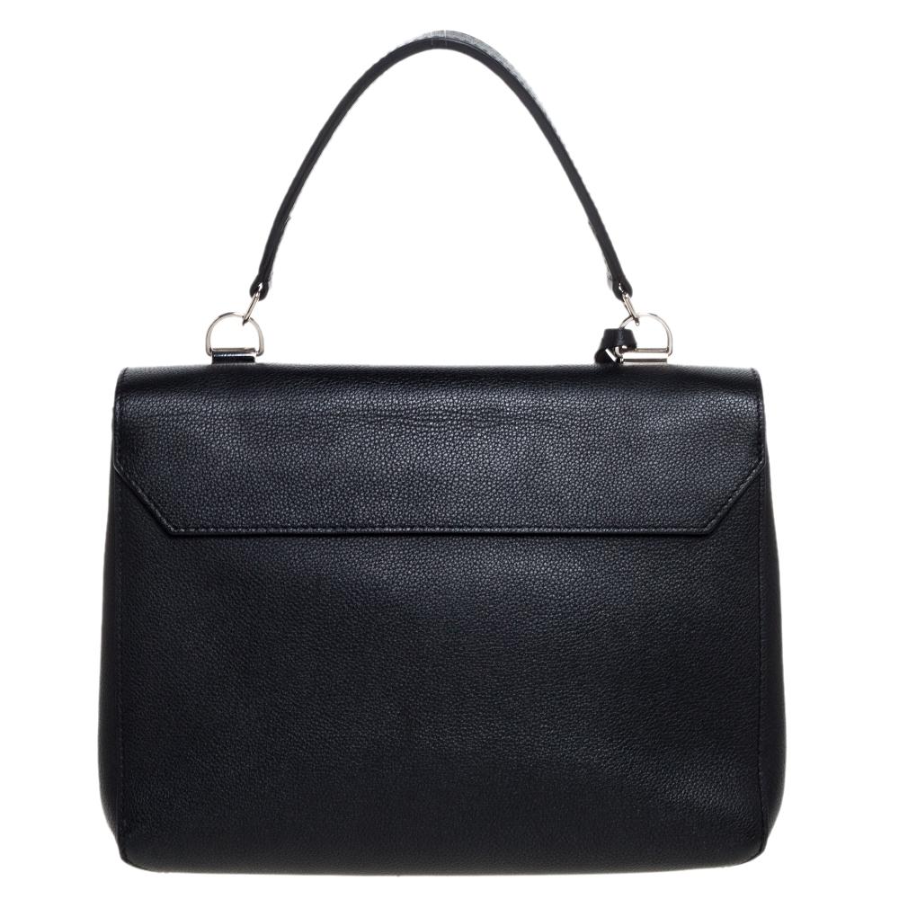 A perfect balance of chic style and minimalism, Lockme II bag is an updated version of the Lockme tote. A delightful piece to own, it features a leather body and is secured with a silver-tone 'LV' twist lock. It comes with a single top handle, a
