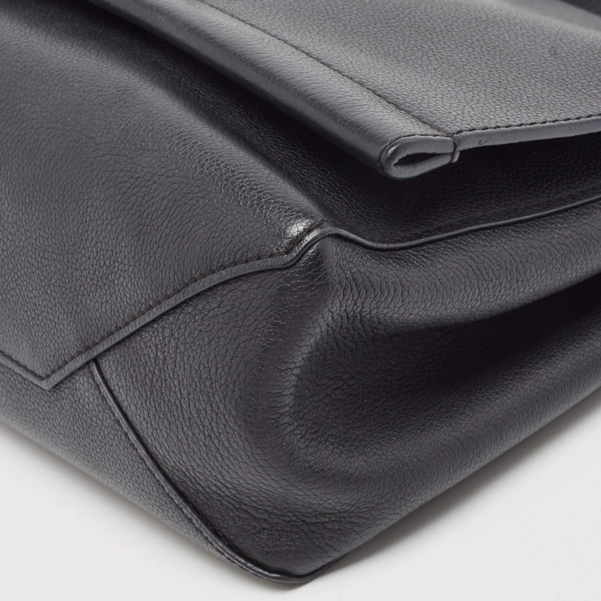 Women's Louis Vuitton Black Leather Lockme II Bag For Sale