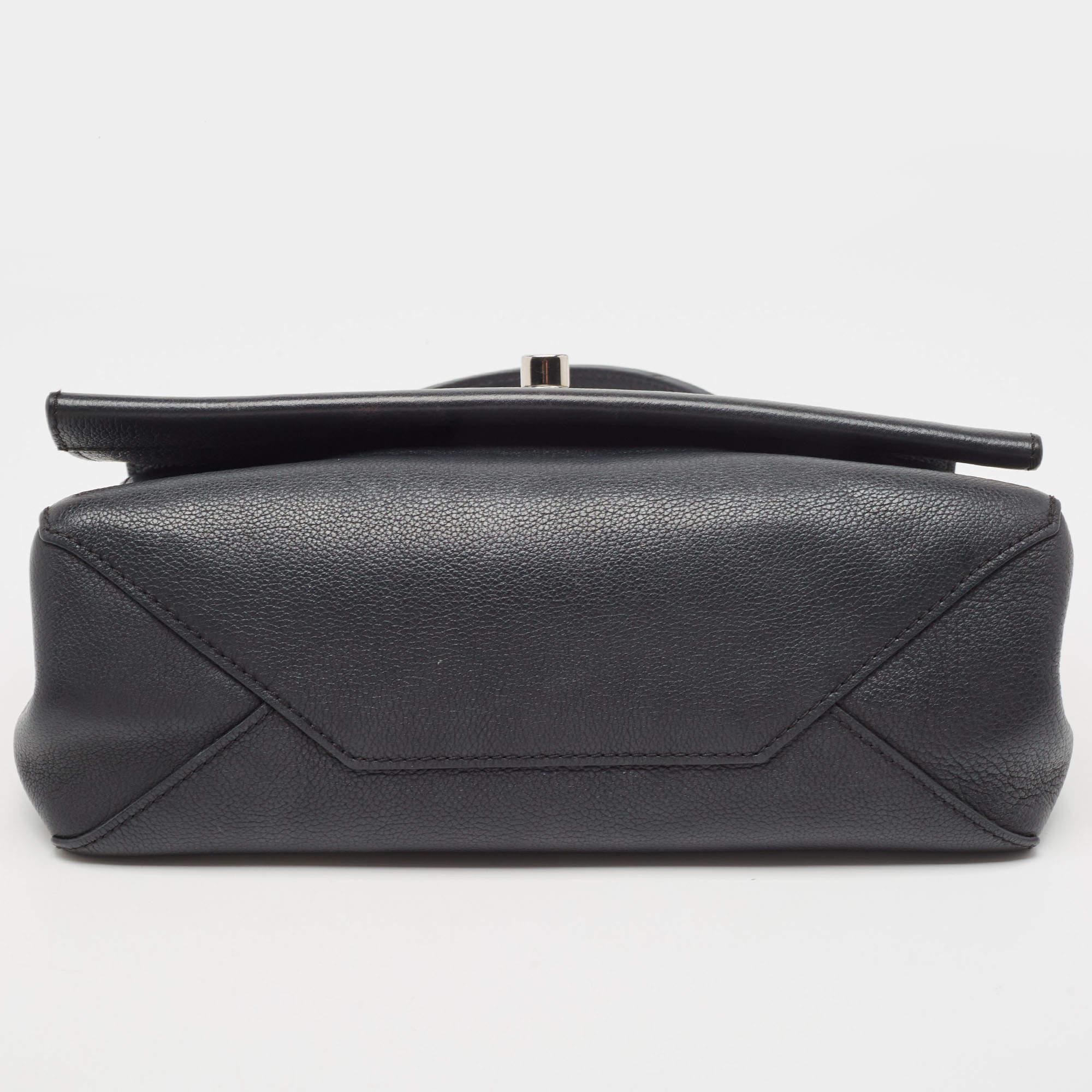 Louis Vuitton Black Leather Lockme II Bag For Sale 1