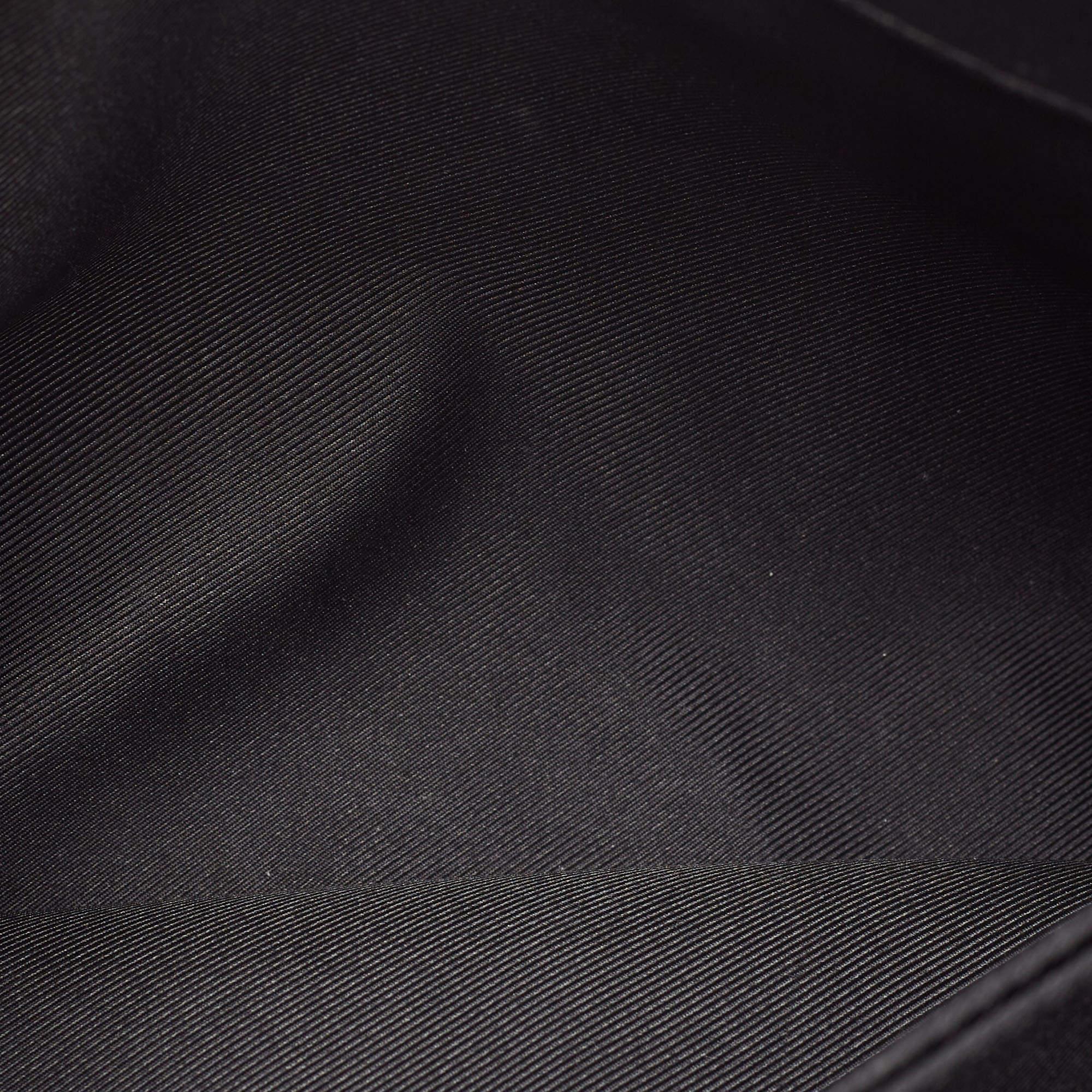 Louis Vuitton Black Leather Lockme II Bag For Sale 3