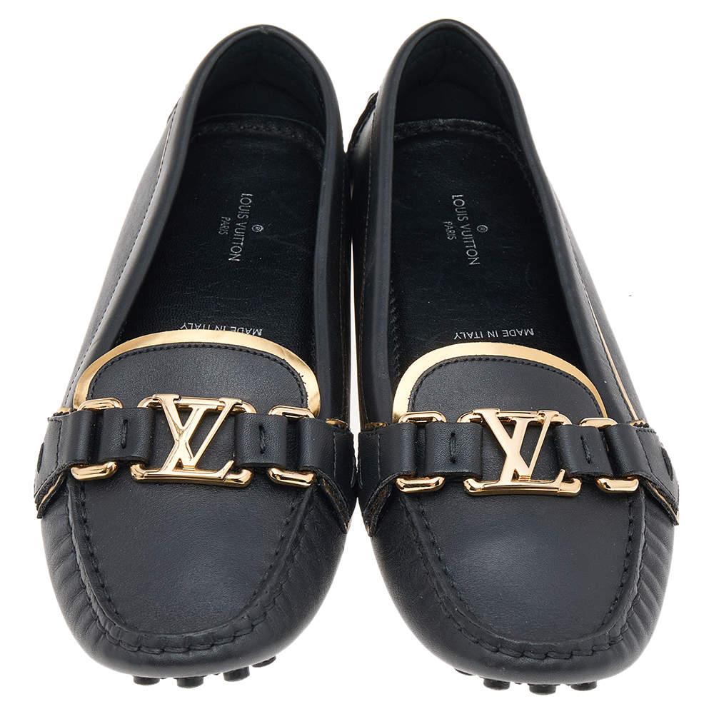 Louis Vuitton Black Leather Logo Loafers Size 36 In Good Condition For Sale In Dubai, Al Qouz 2