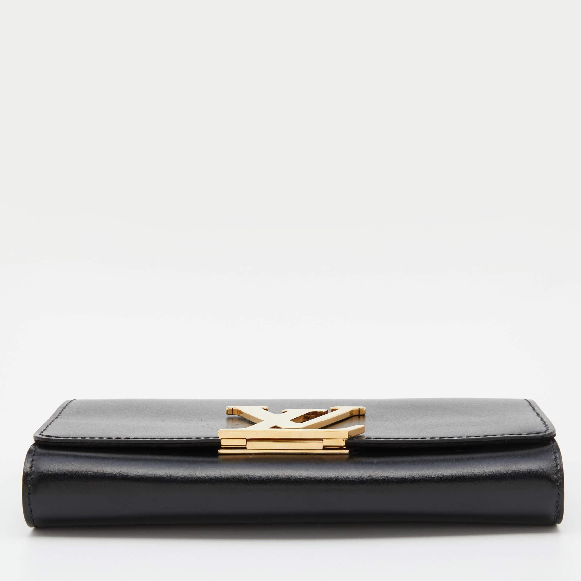 Louis Vuitton Black Leather Louise Chain Clutch In Good Condition In Dubai, Al Qouz 2