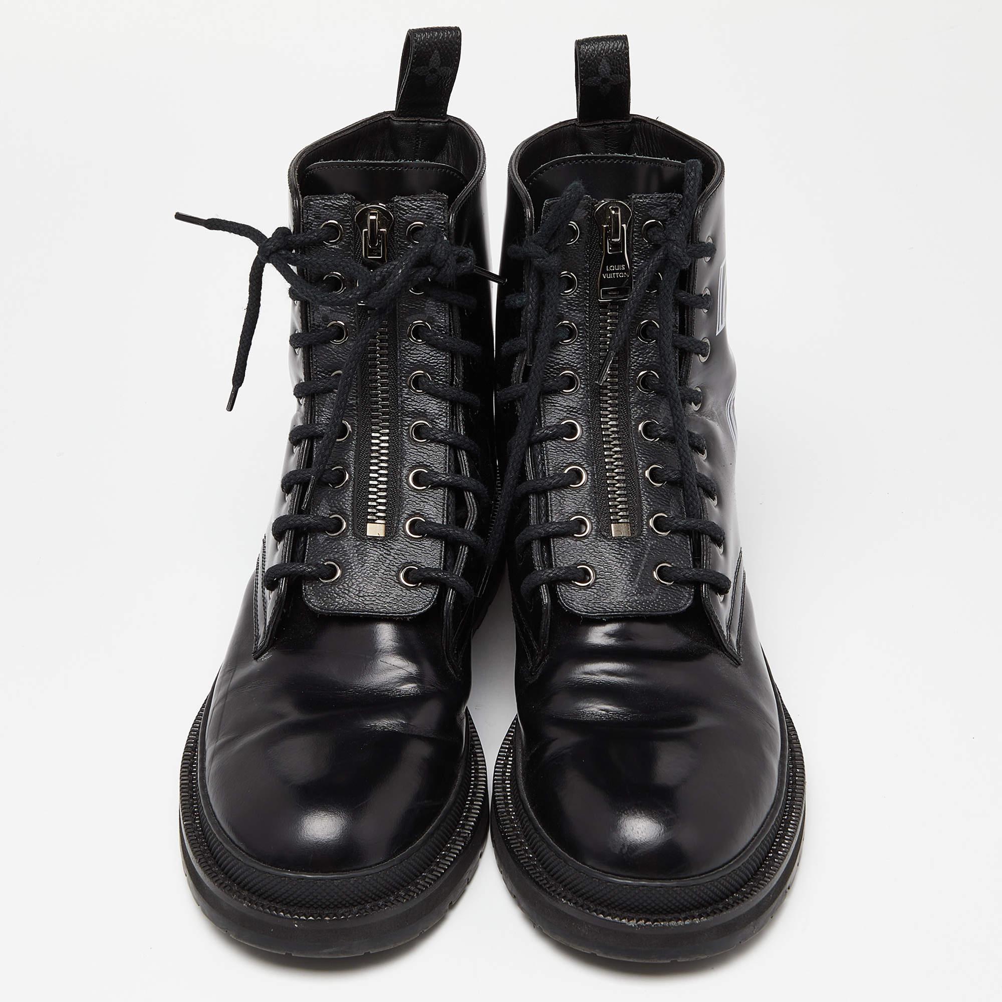 Louis Vuitton Black Leather LV Print Ice Ankle Boots Size 44 In Good Condition In Dubai, Al Qouz 2