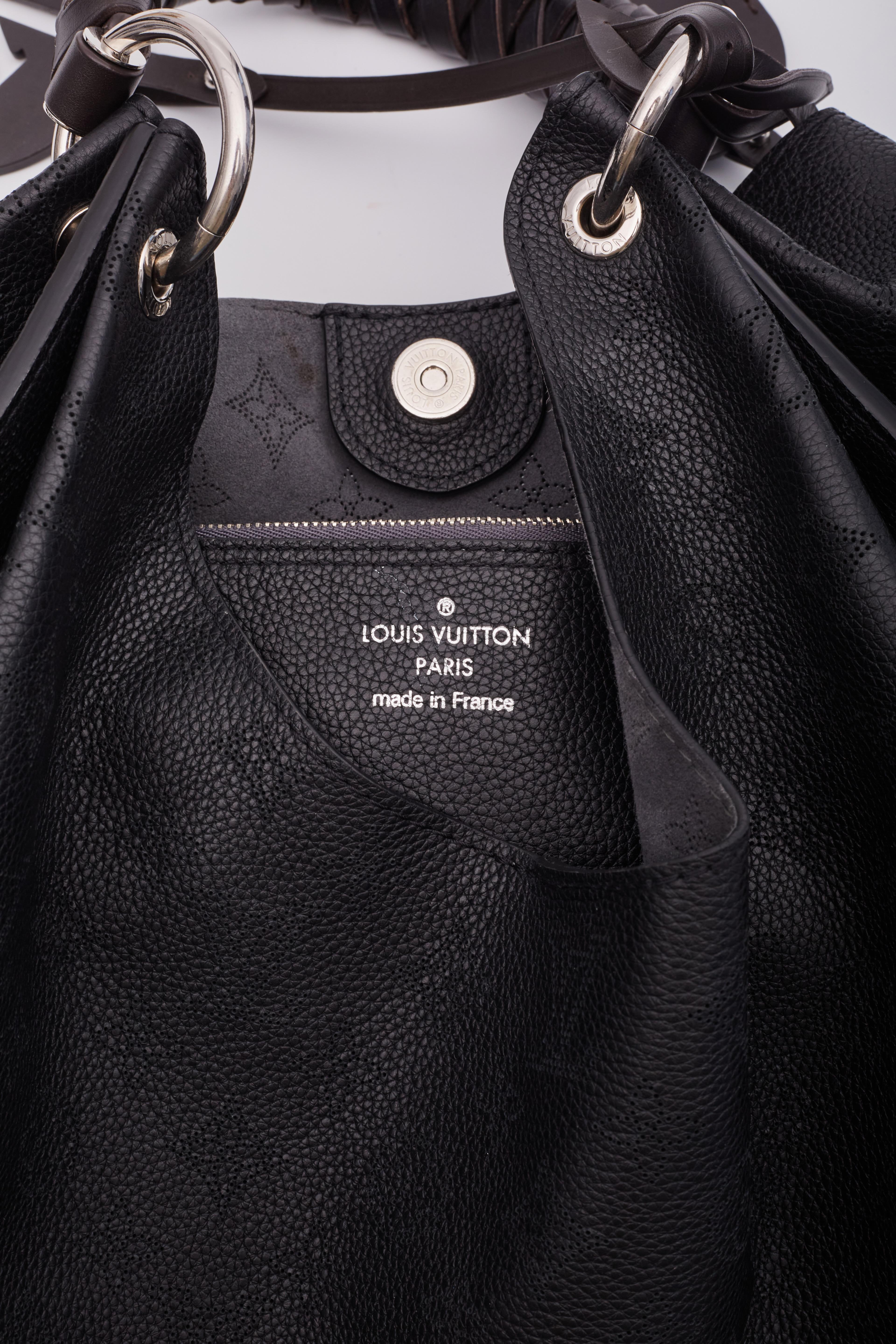 Louis Vuitton Black Leather Mahina Hobo Silver Hrdwr For Sale 7