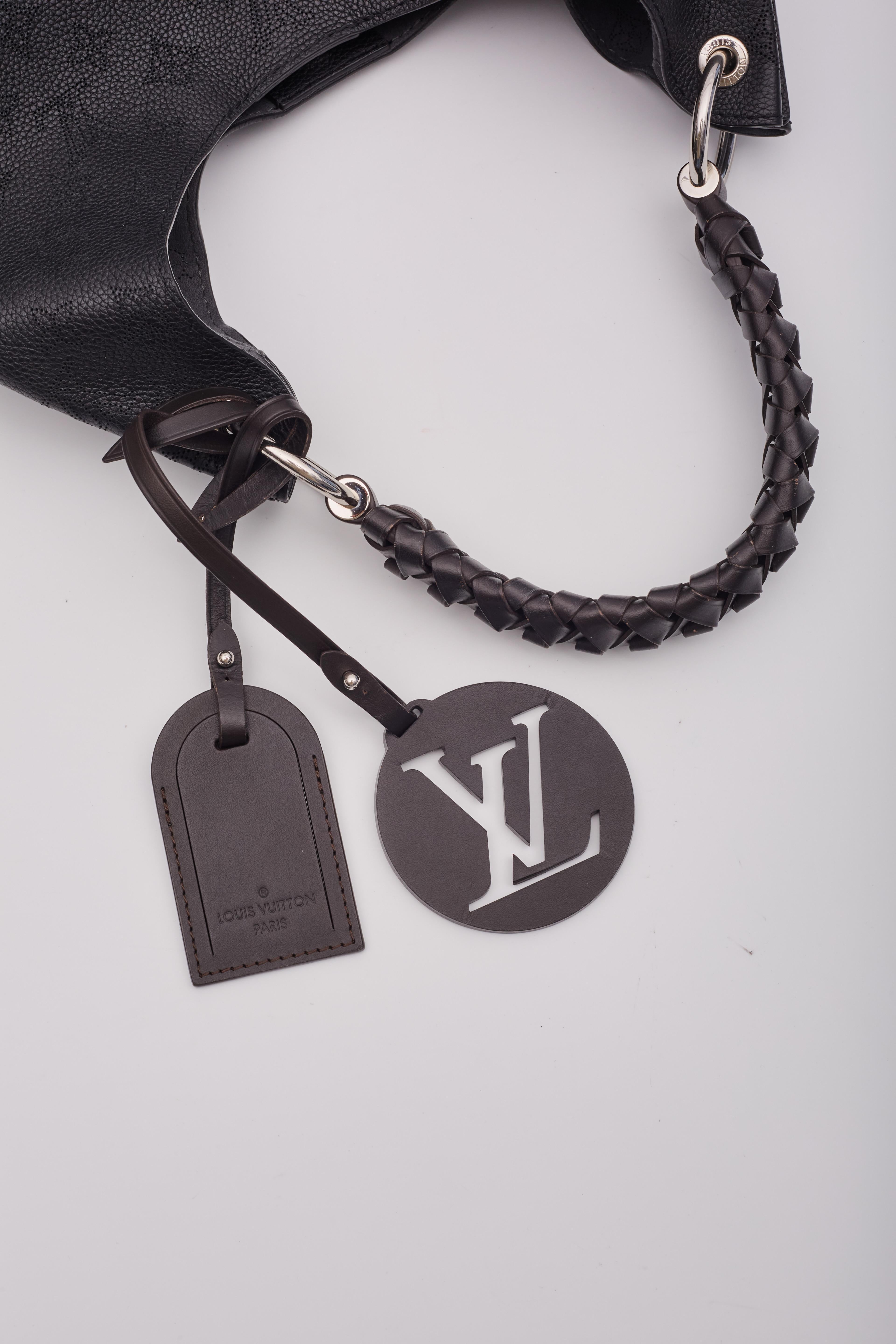 Louis Vuitton Black Leather Mahina Hobo Silver Hrdwr For Sale 8