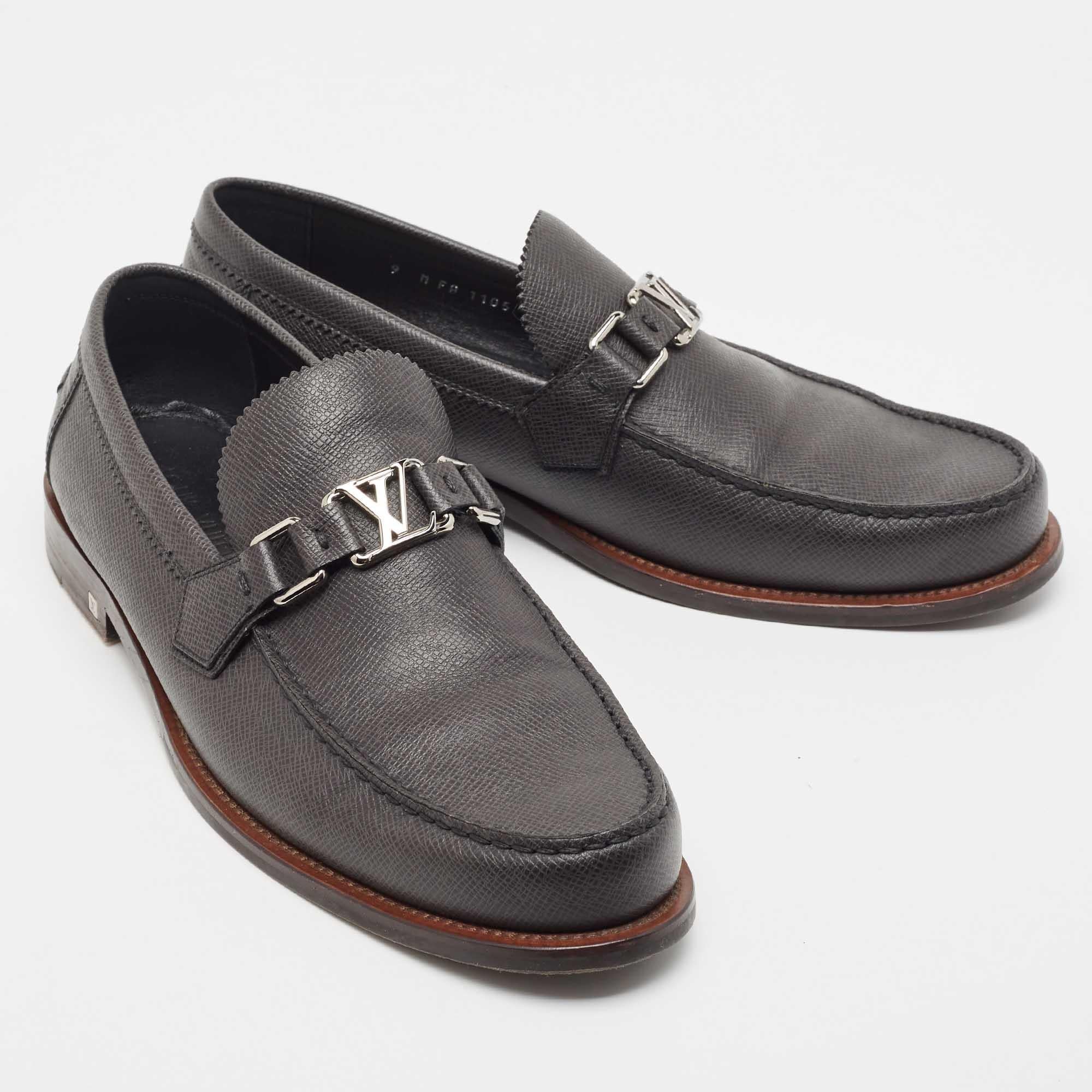 Louis Vuitton Black Leather Major Loafers Size 43 In Good Condition In Dubai, Al Qouz 2