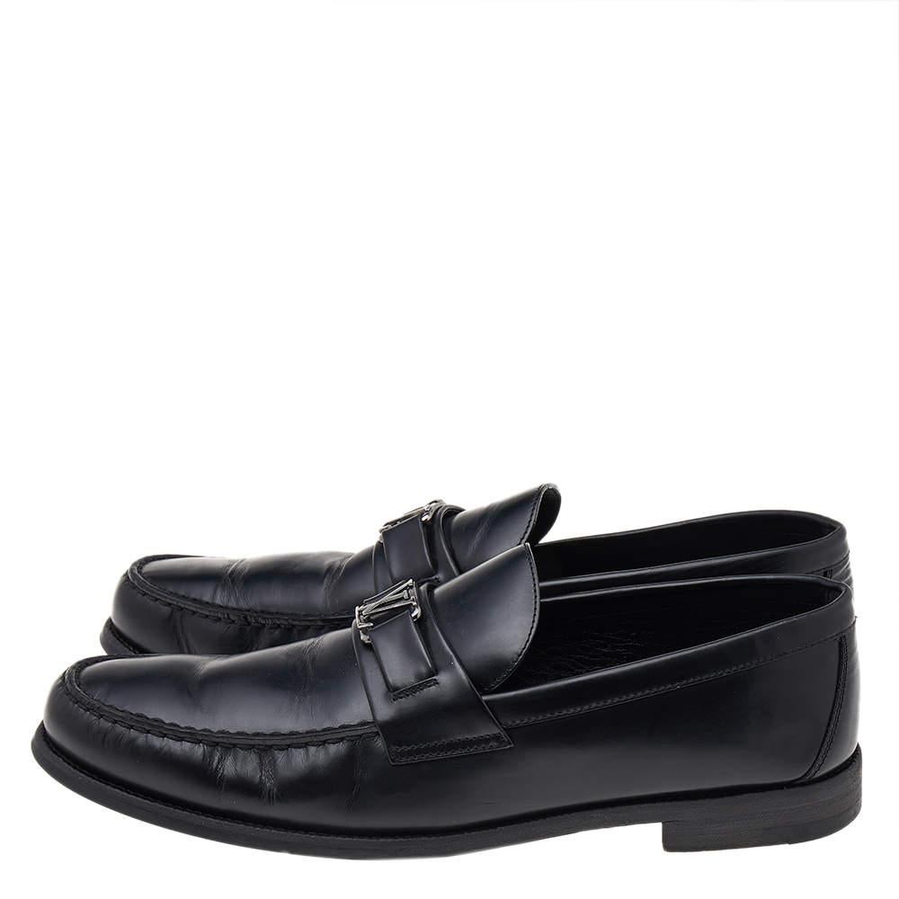 Louis Vuitton Black Leather Major Slip On Loafers Size 44 In Fair Condition For Sale In Dubai, Al Qouz 2