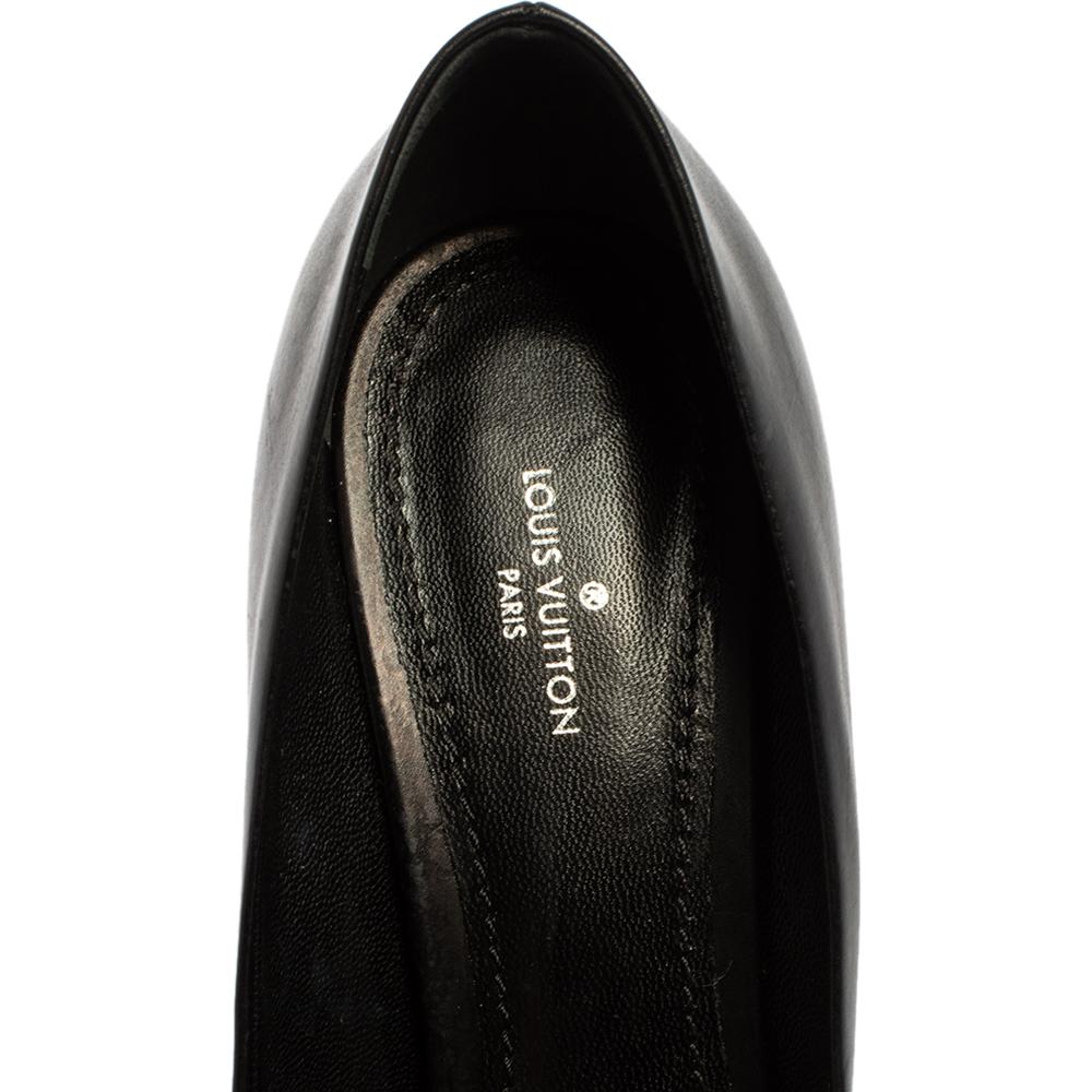 Louis Vuitton Black Leather Merry Go Round Metal Cap Pointed Toe Pumps Size 38 2