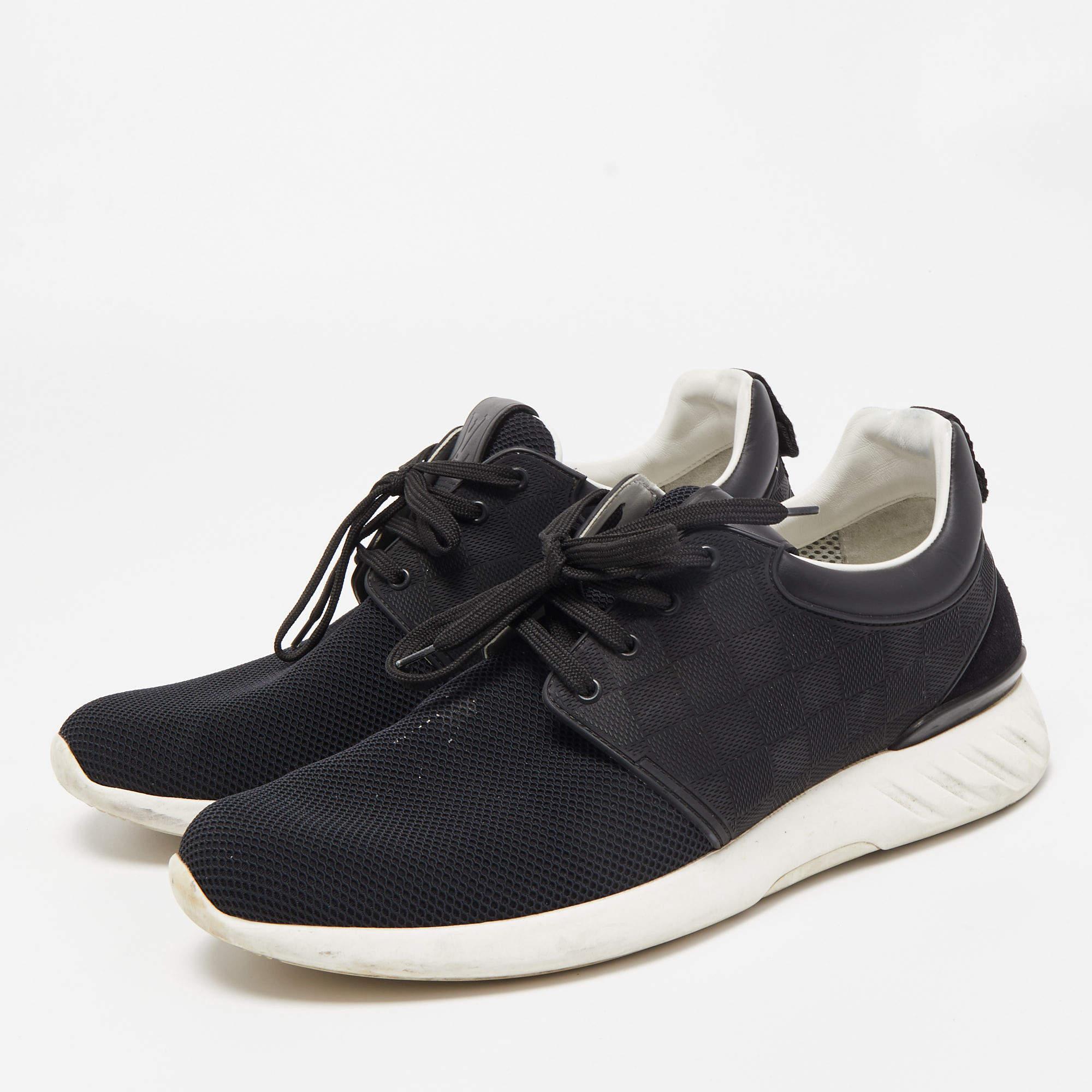 Coming in a classic silhouette, these designer sneakers are a seamless combination of luxury, comfort, and style. These sneakers are finished with signature details and comfortable insoles.