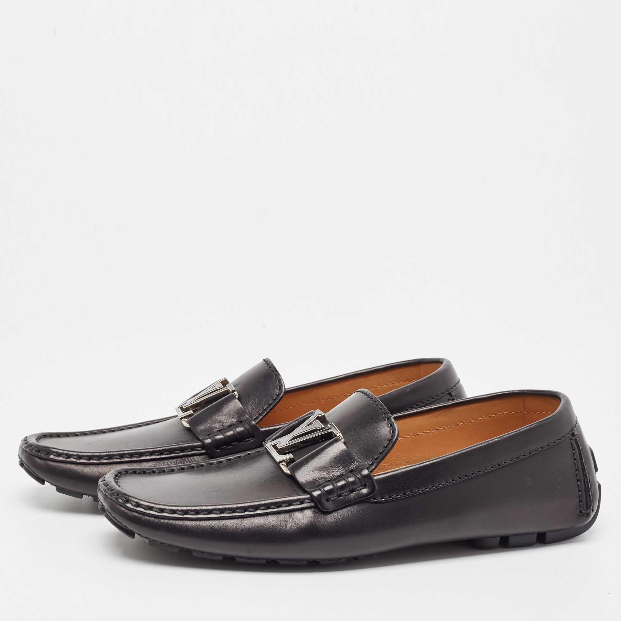 To perfectly complement your attires, we bring you this pair of Louis Vuitton loafers that speak nothing but style. The shoes have been crafted with skill and are designed to be easy to slip on. They are just the right choice to complement your