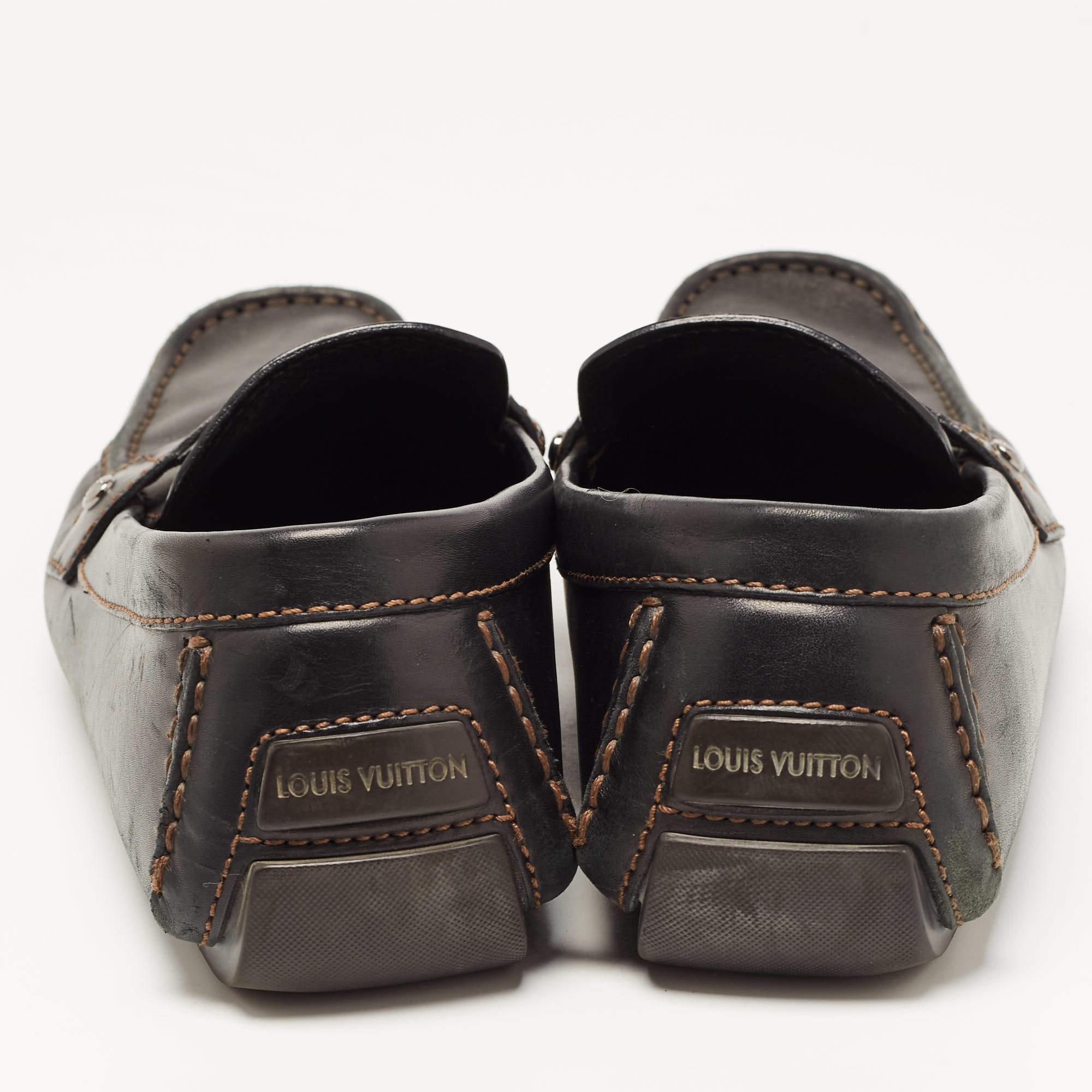 Let this comfortable pair be your first choice when you're out for a long day. These LV loafers have well-sewn uppers beautifully set on durable soles.

