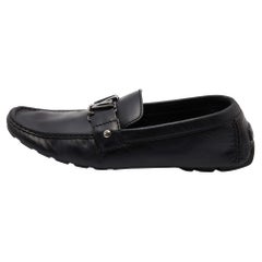 Louis Vuitton Monte Carlo Slip On Loafers aus schwarzem Leder, Größe 42.5