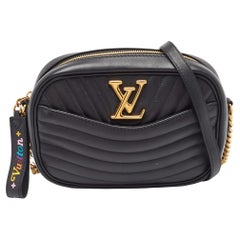 Louis Vuitton New Wave Kameratasche aus schwarzem Leder