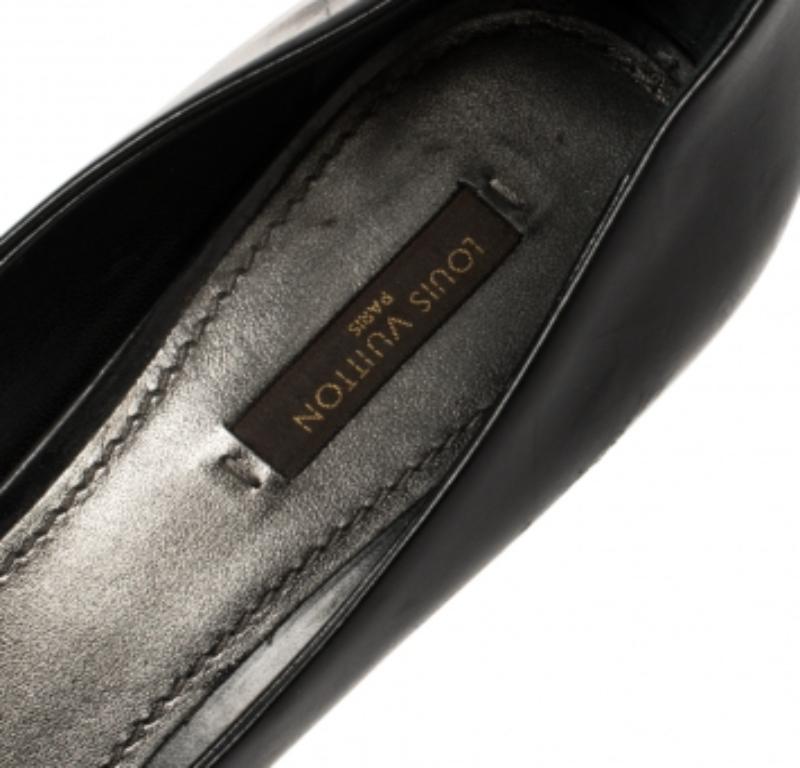 Schwarze Louis Vuitton Peep Toe Pumps aus Leder Größe 38.5 im Angebot 1