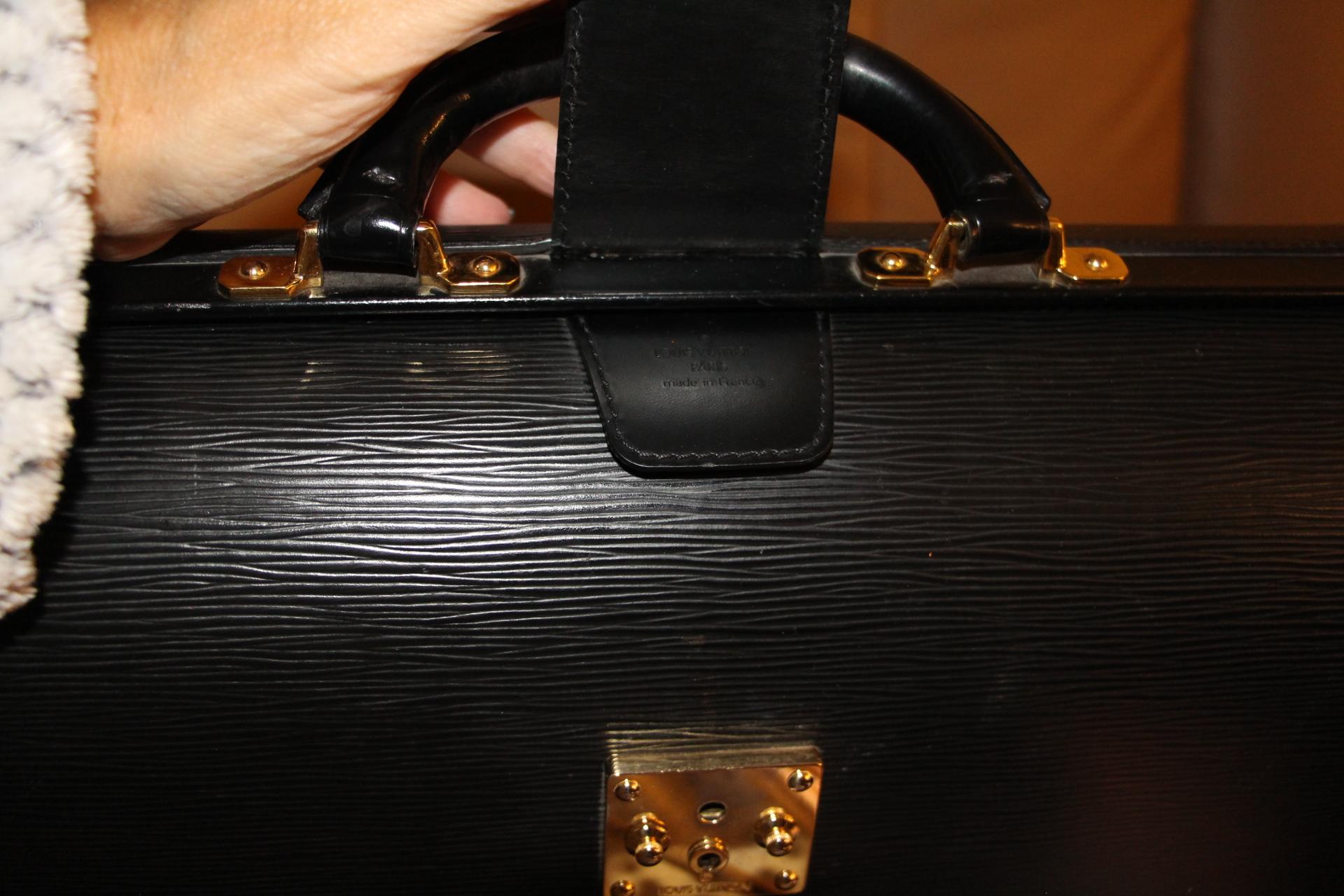 Louis Vuitton Black Leather Pilot or Doctor's Briefcase, Louis vuitton Serviette 7