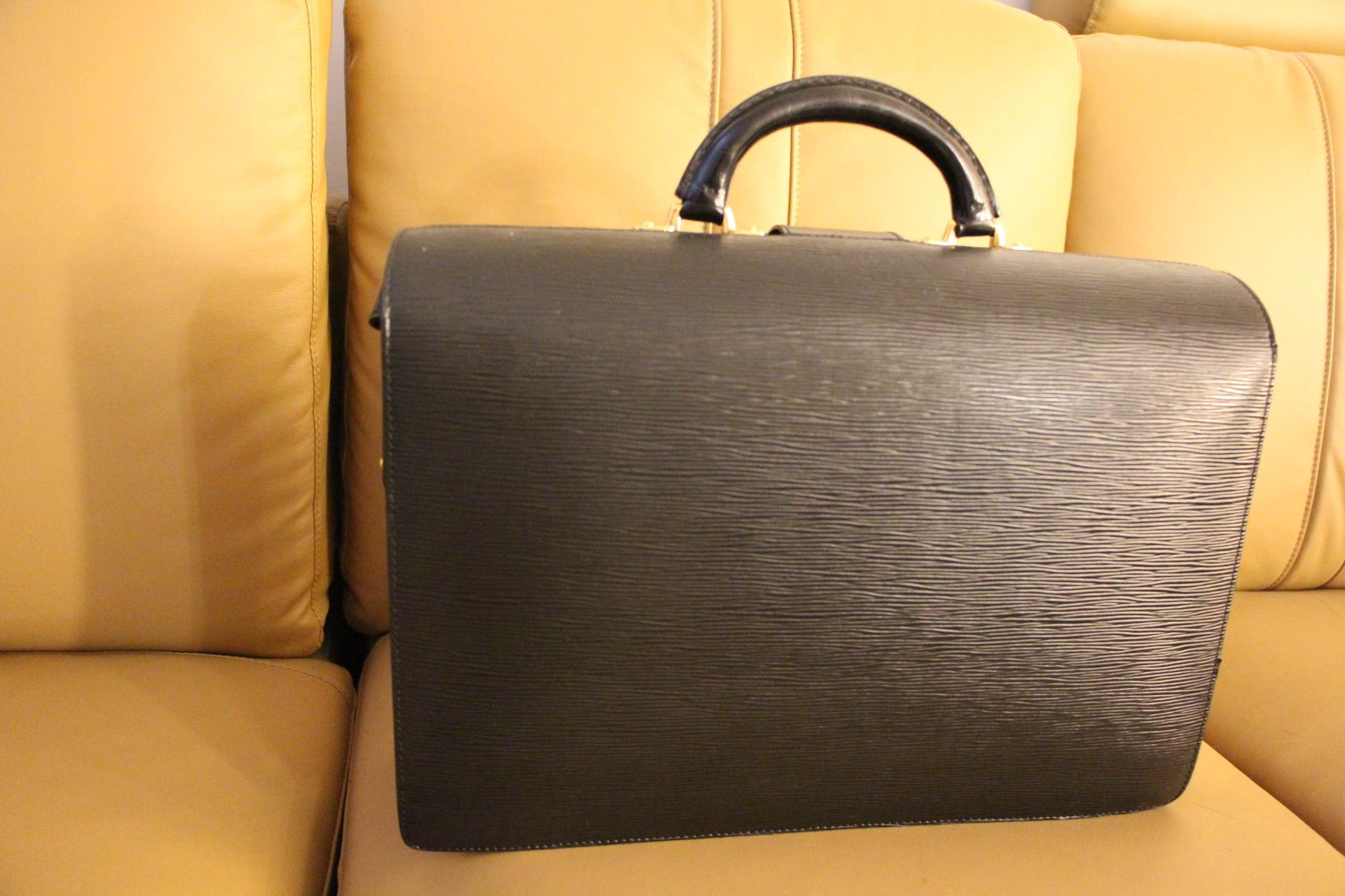 Louis Vuitton Black Leather Pilot or Doctor's Briefcase, Louis vuitton Serviette In Good Condition In Saint-ouen, FR