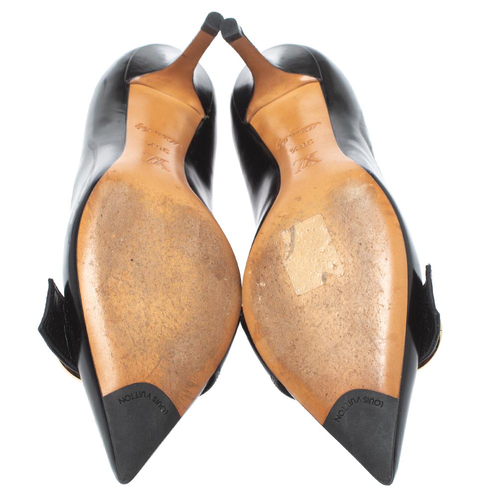 Women's Louis Vuitton Black Leather Pointed Toe Pumps Size 36.5 For Sale