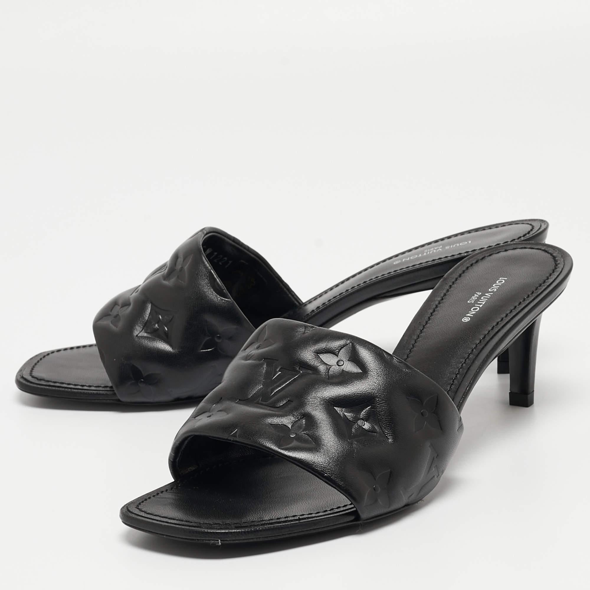 Women's Louis Vuitton Black Leather Revival Slides Size 40