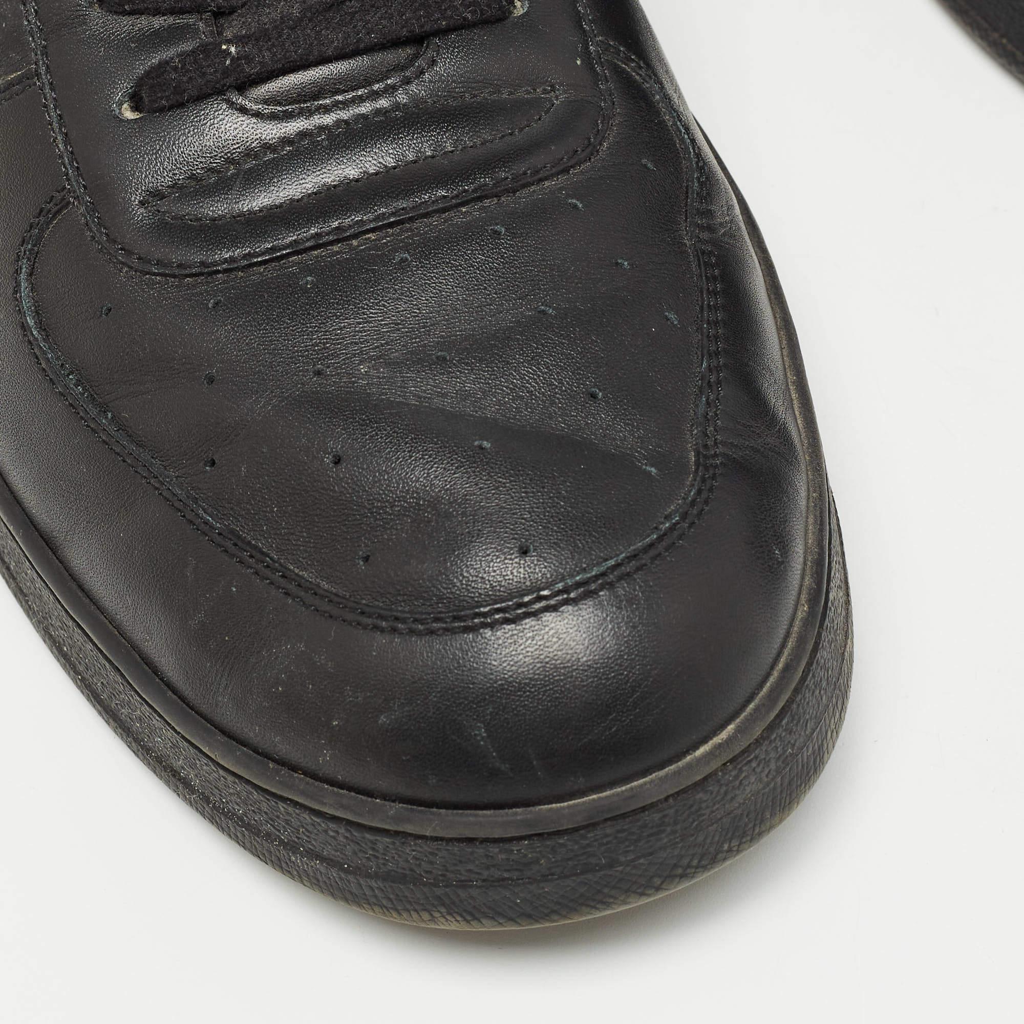 Louis Vuitton Black Leather Rivoli Sneakers Size 44 For Sale 3