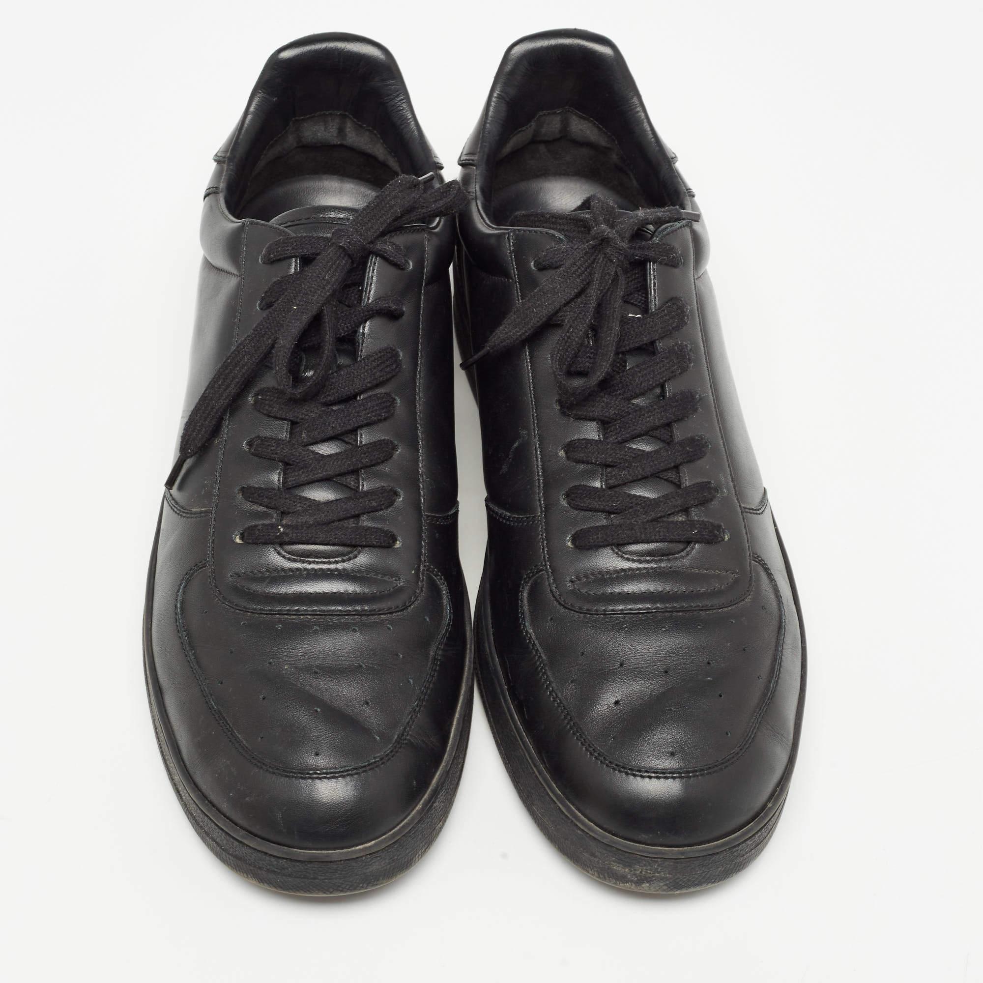 Louis Vuitton Black Leather Rivoli Sneakers Size 44 For Sale 4
