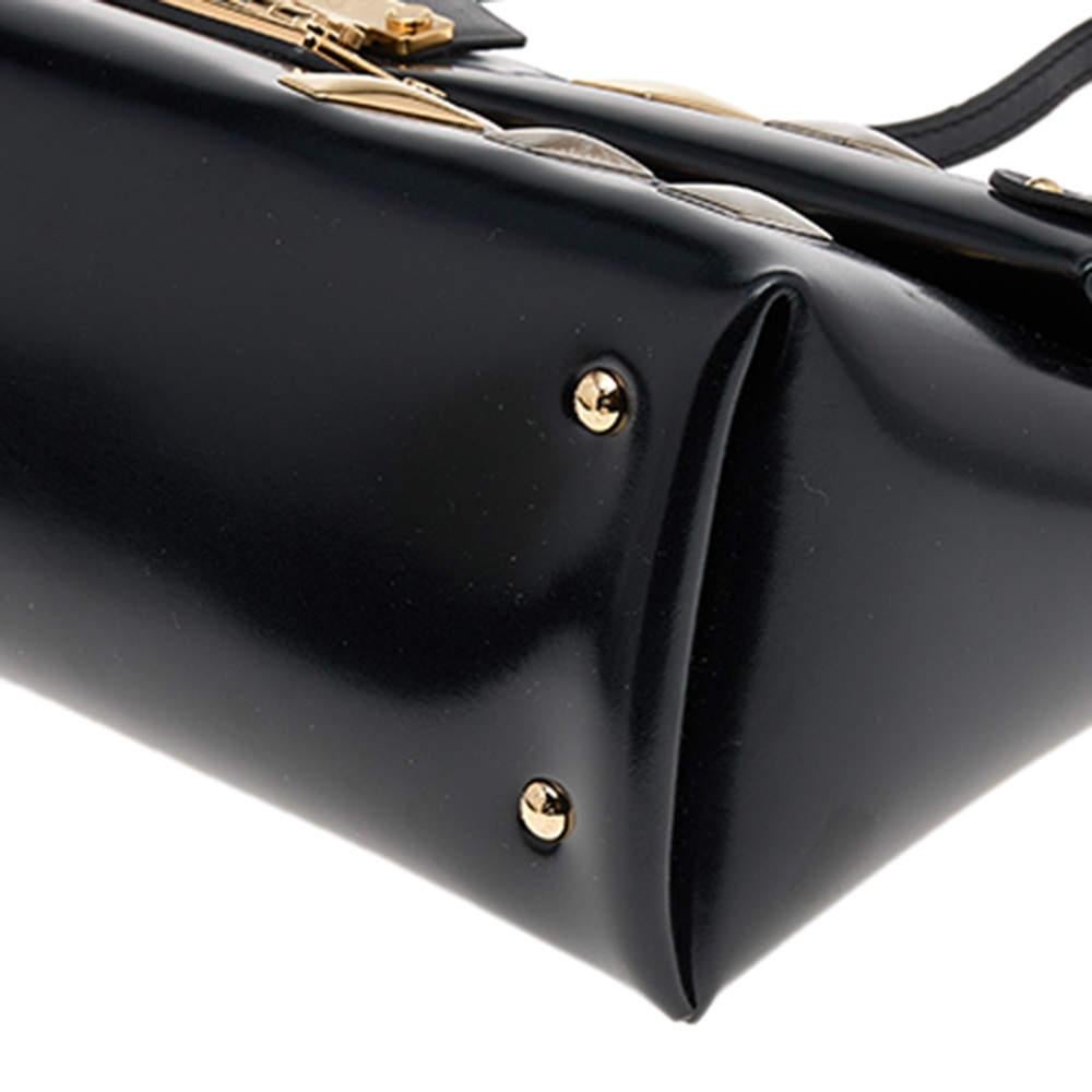 Louis Vuitton - Sac en cuir noir Triangle PM en vente 6