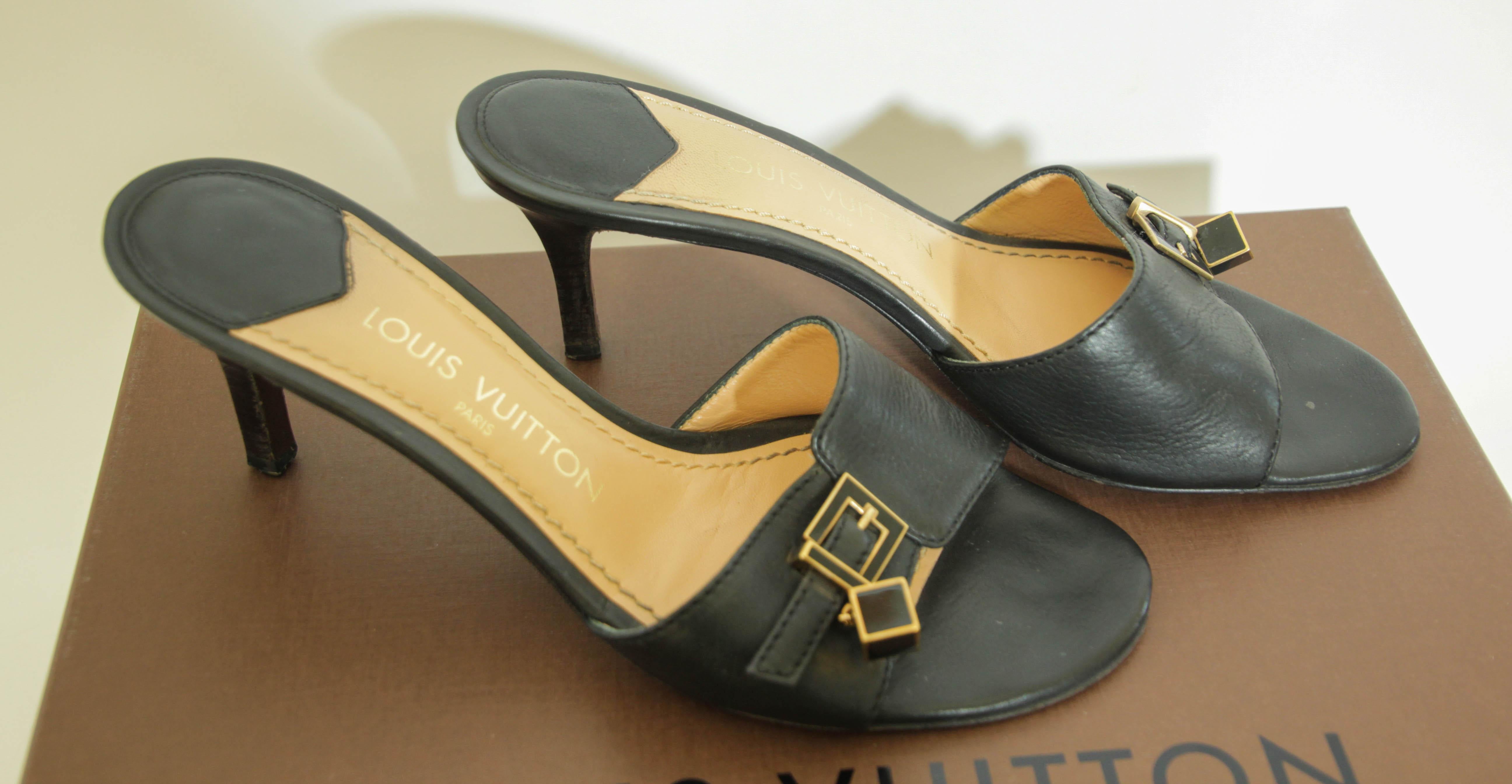 Louis Vuitton Black Leather Sandals  38.5 EU In Good Condition For Sale In North Hollywood, CA
