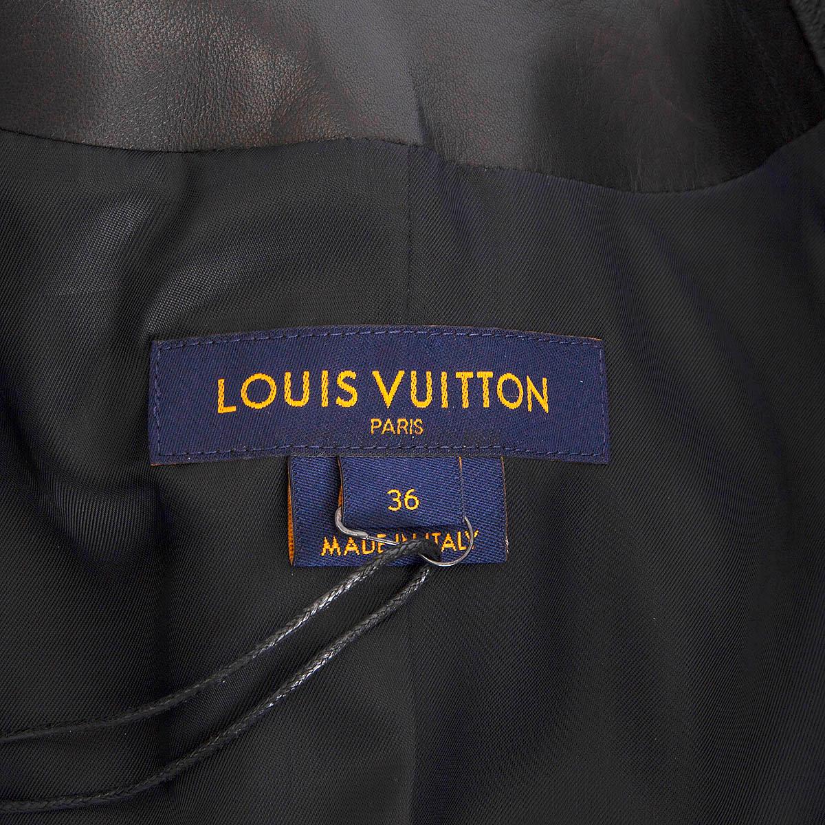 LOUIS VUITTON black leather SCALLOPED POCKETS Blazer Jacket 36 XS In Excellent Condition For Sale In Zürich, CH