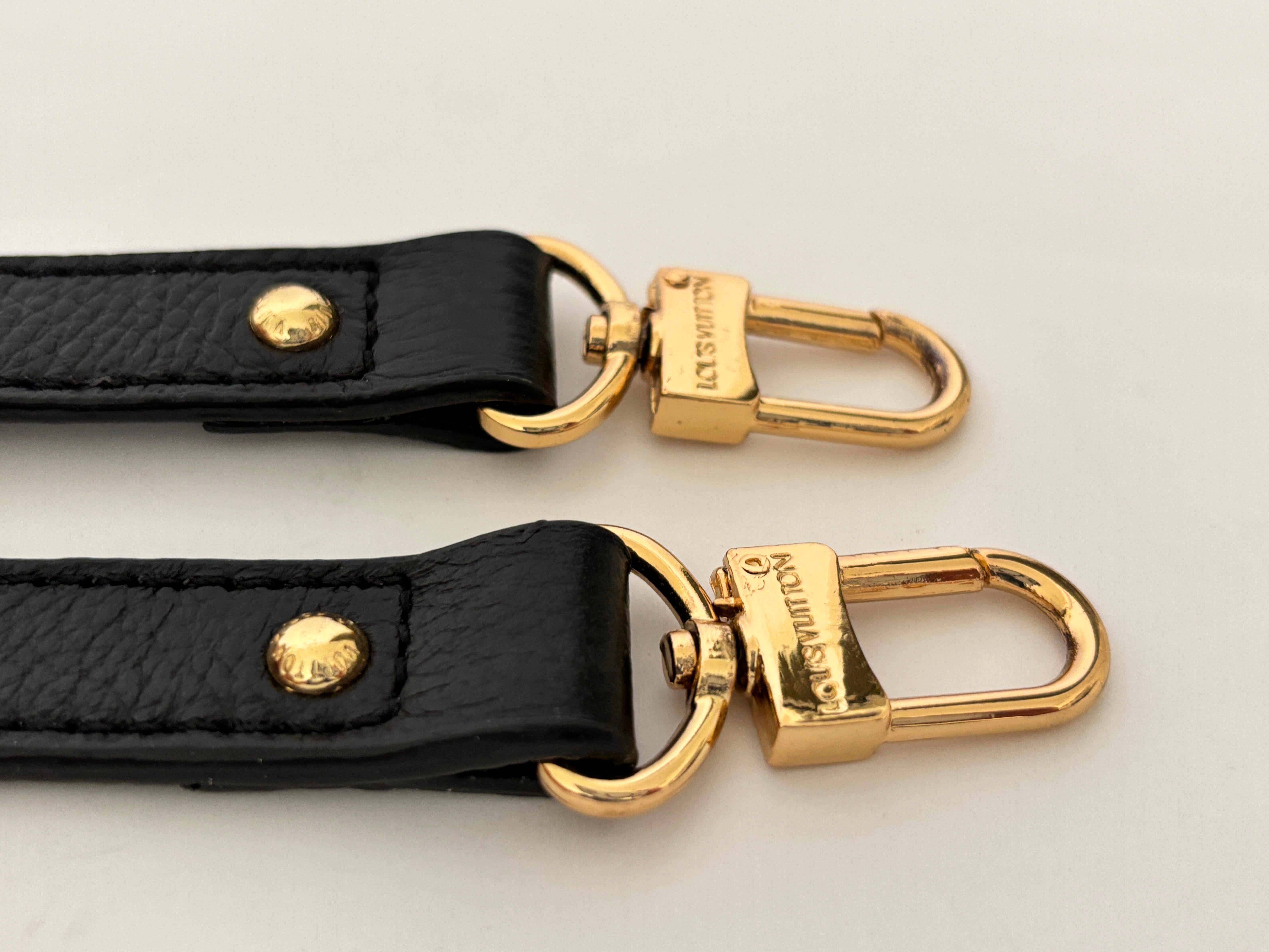 Women's or Men's Louis Vuitton Black Leather Shoulder Strap with Gold-Tone Hardware For Sale