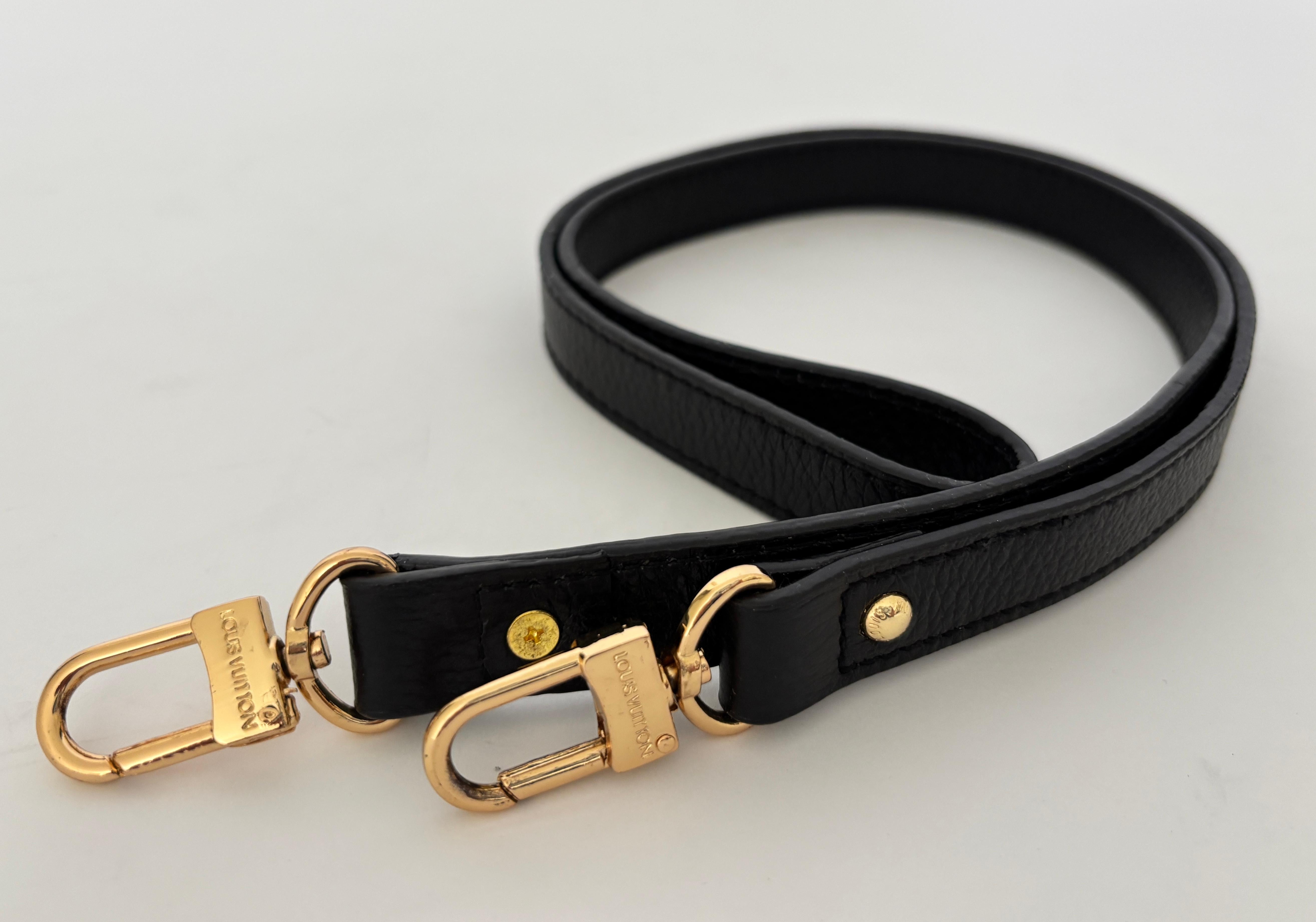 Louis Vuitton Black Leather Shoulder Strap with Gold-Tone Hardware For Sale 1