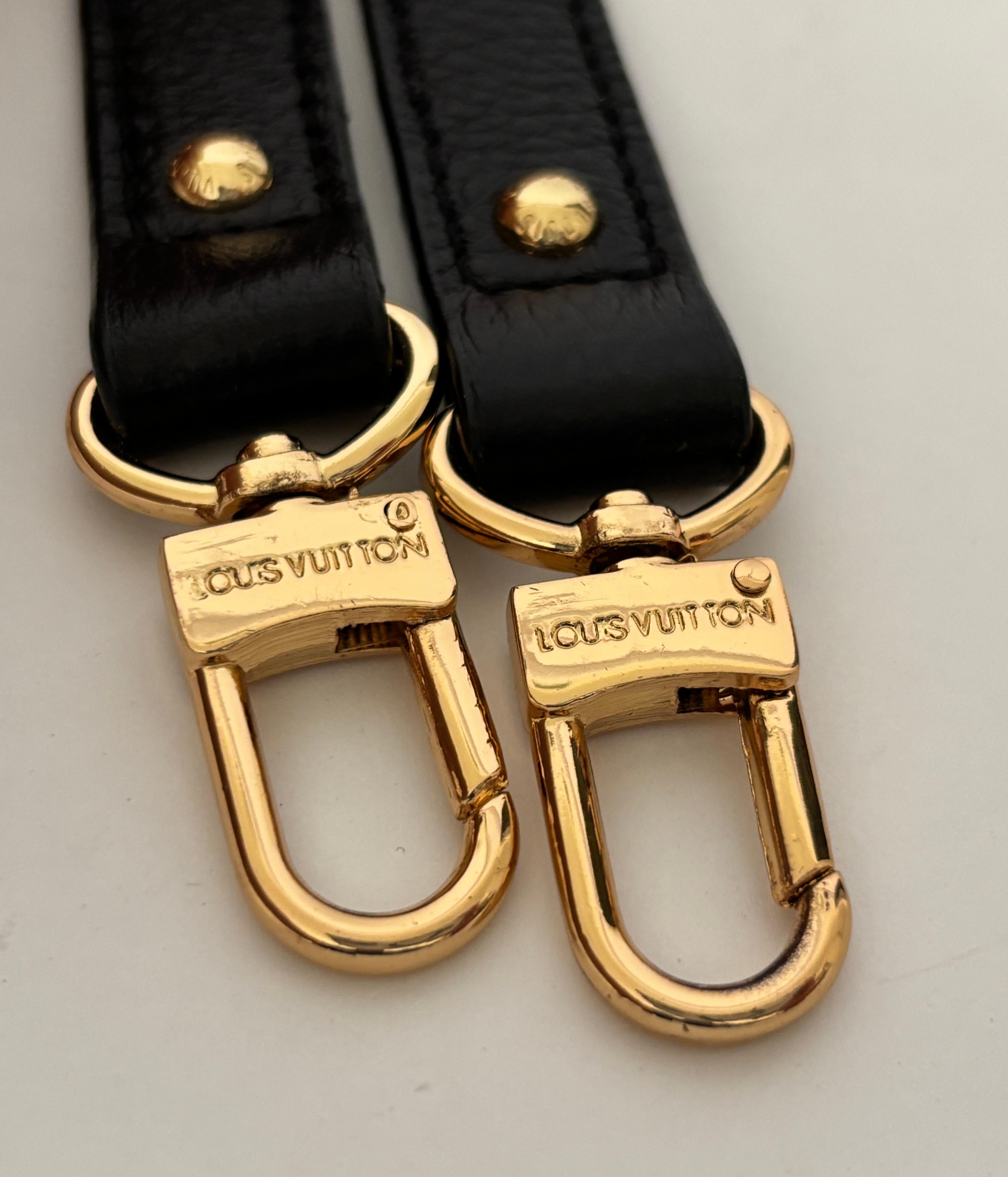 Louis Vuitton Black Leather Shoulder Strap with Gold-Tone Hardware For Sale 3