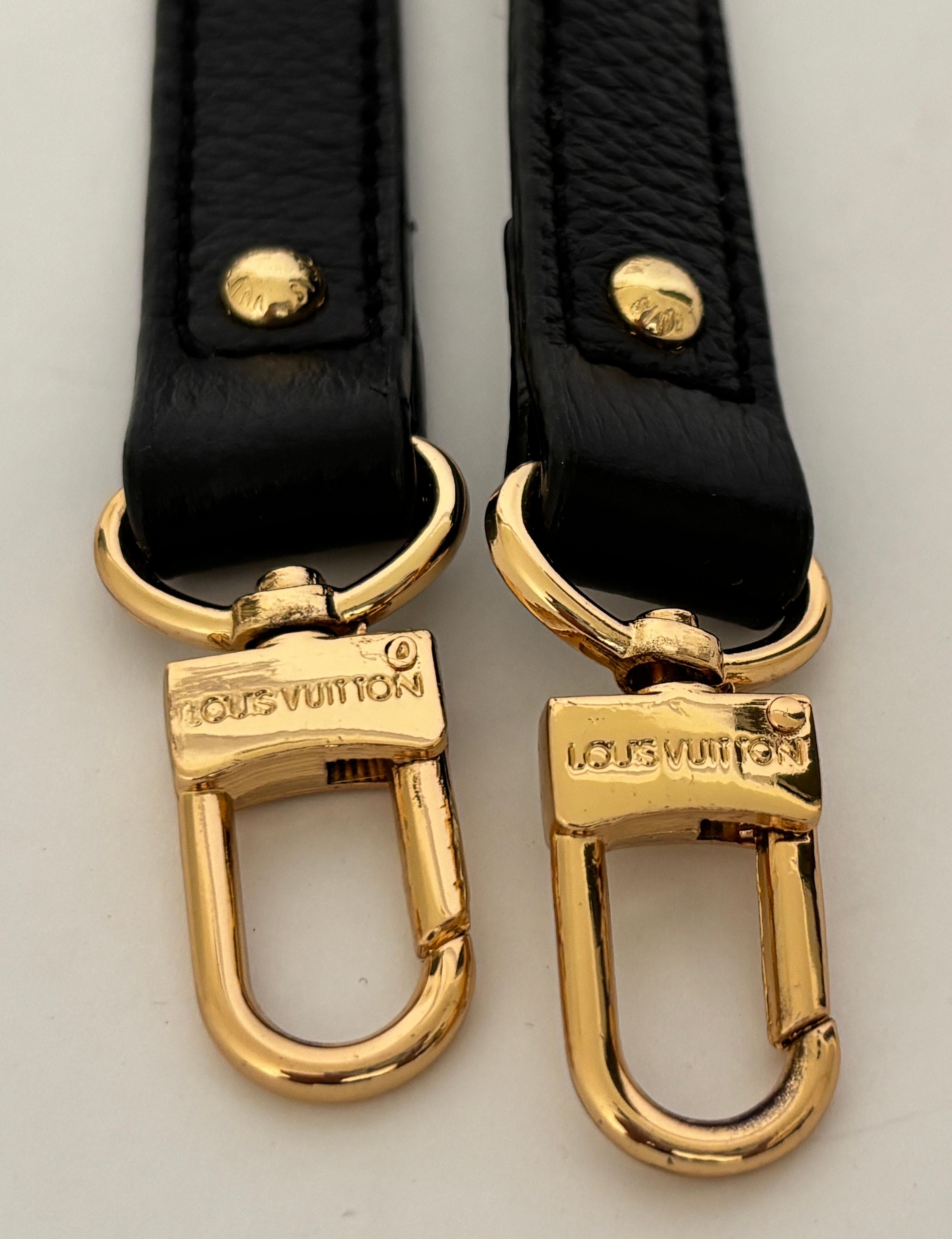 Louis Vuitton Black Leather Shoulder Strap with Gold-Tone Hardware For Sale 4