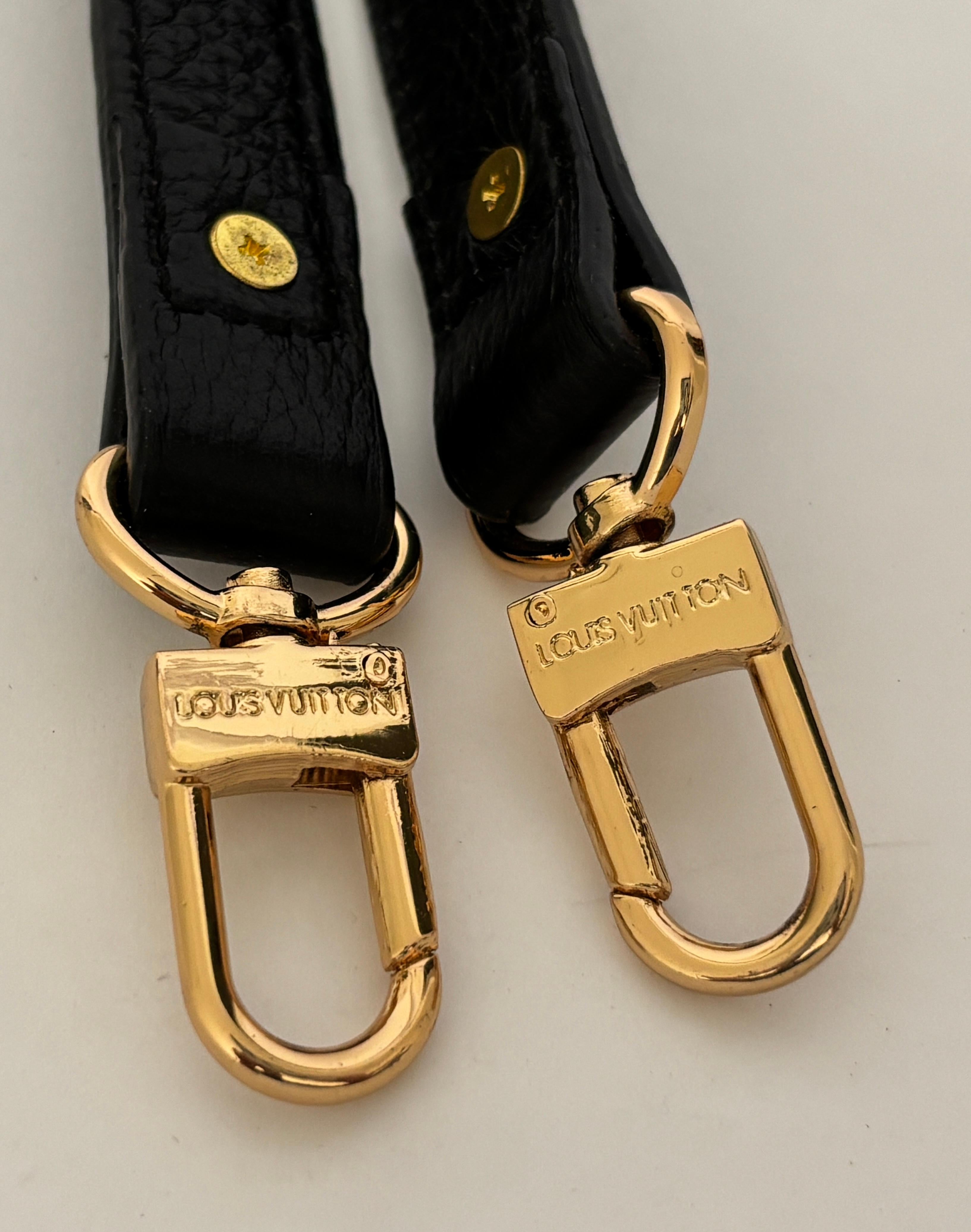 Louis Vuitton Black Leather Shoulder Strap with Gold-Tone Hardware For Sale 5