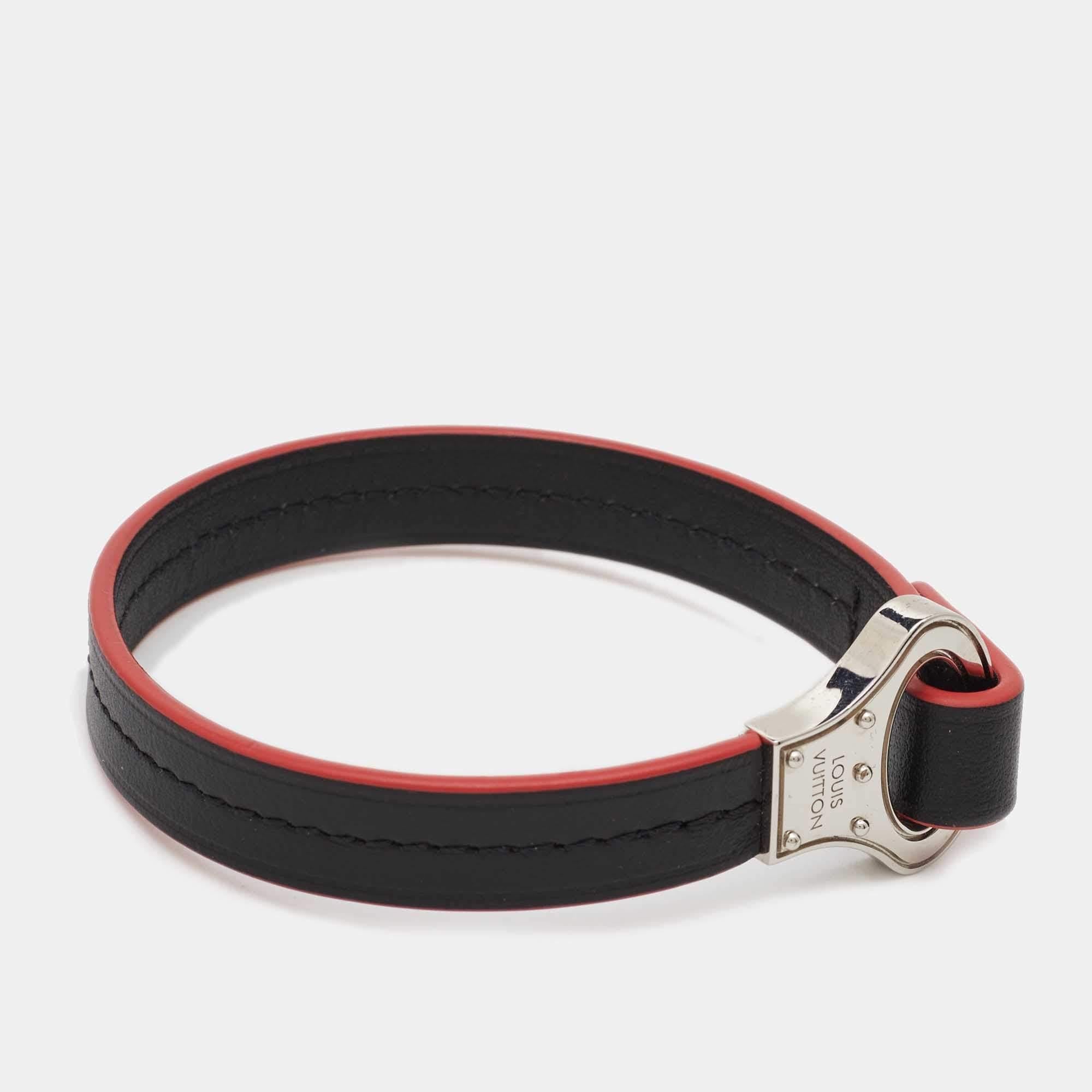 Louis Vuitton Bracelet Archive en cuir noir et argenté Pour hommes en vente