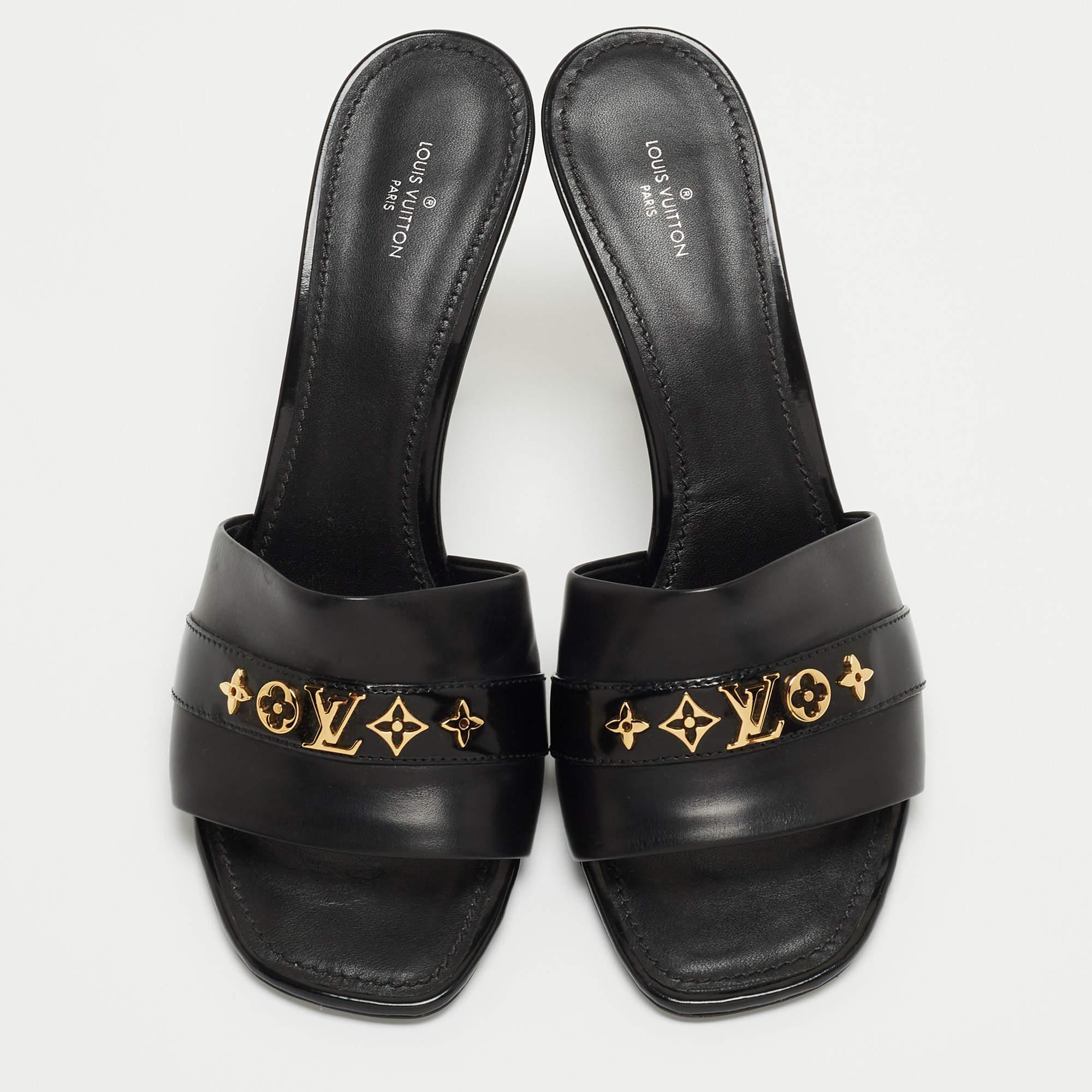 Louis Vuitton Black Leather Slide Sandals In Excellent Condition In Dubai, Al Qouz 2