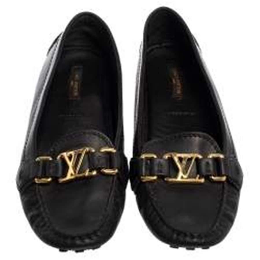 Louis Vuitton Black Leather Slip On Loafers Size 37.5 In Good Condition In Dubai, Al Qouz 2