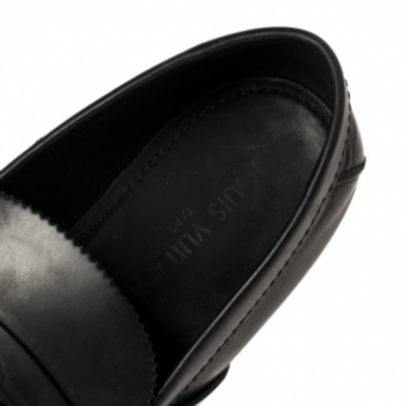 Louis Vuitton Black Leather Slip On Loafers Size 43.5 In Fair Condition For Sale In Dubai, Al Qouz 2