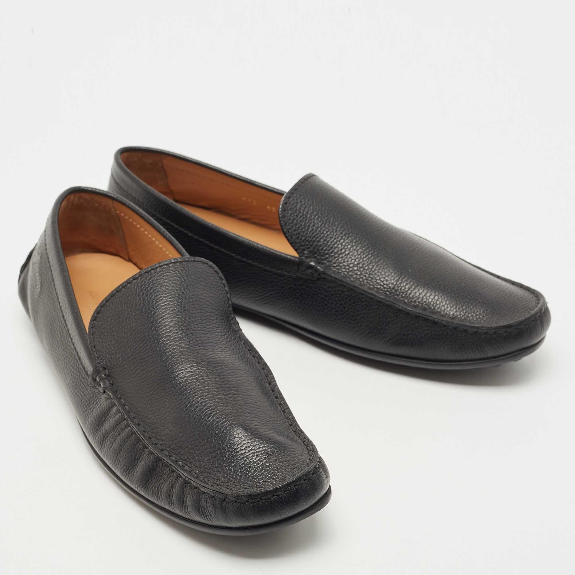 Louis Vuitton Black Leather Slip On Loafers Size 44 In Excellent Condition In Dubai, Al Qouz 2