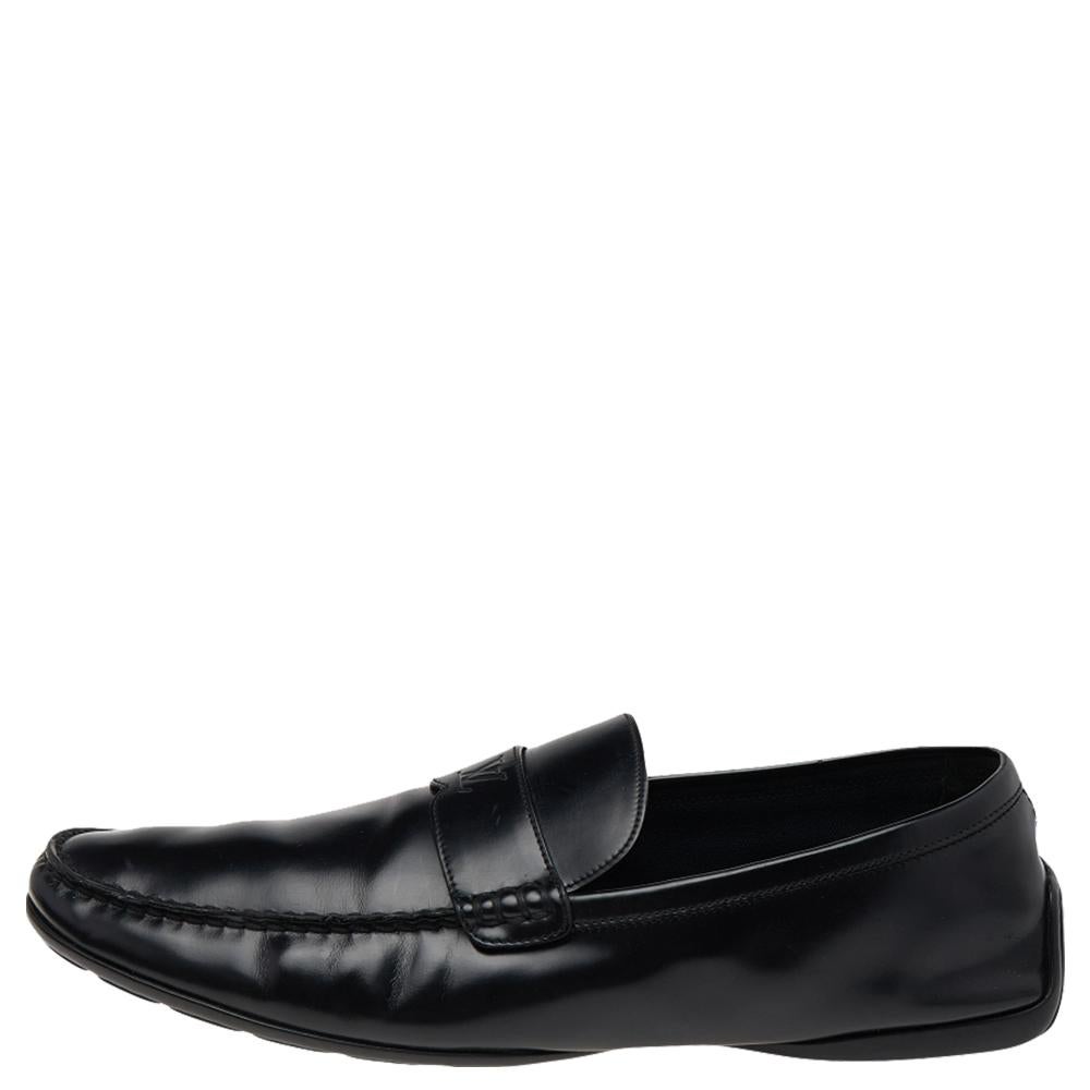 Loafers like these ones from Louis Vuitton are worth every penny because they epitomize both comfort and style. Crafted from black leather, they carry neat stitch detailing and the 'LV' logo on the upper straps. Complete with leather insoles and