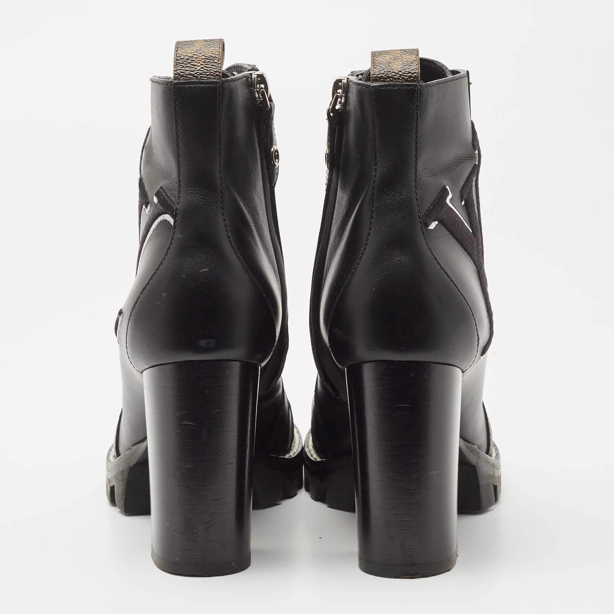Louis Vuitton Black Leather Star Trail Ankle Boots Size 37 In Excellent Condition In Dubai, Al Qouz 2