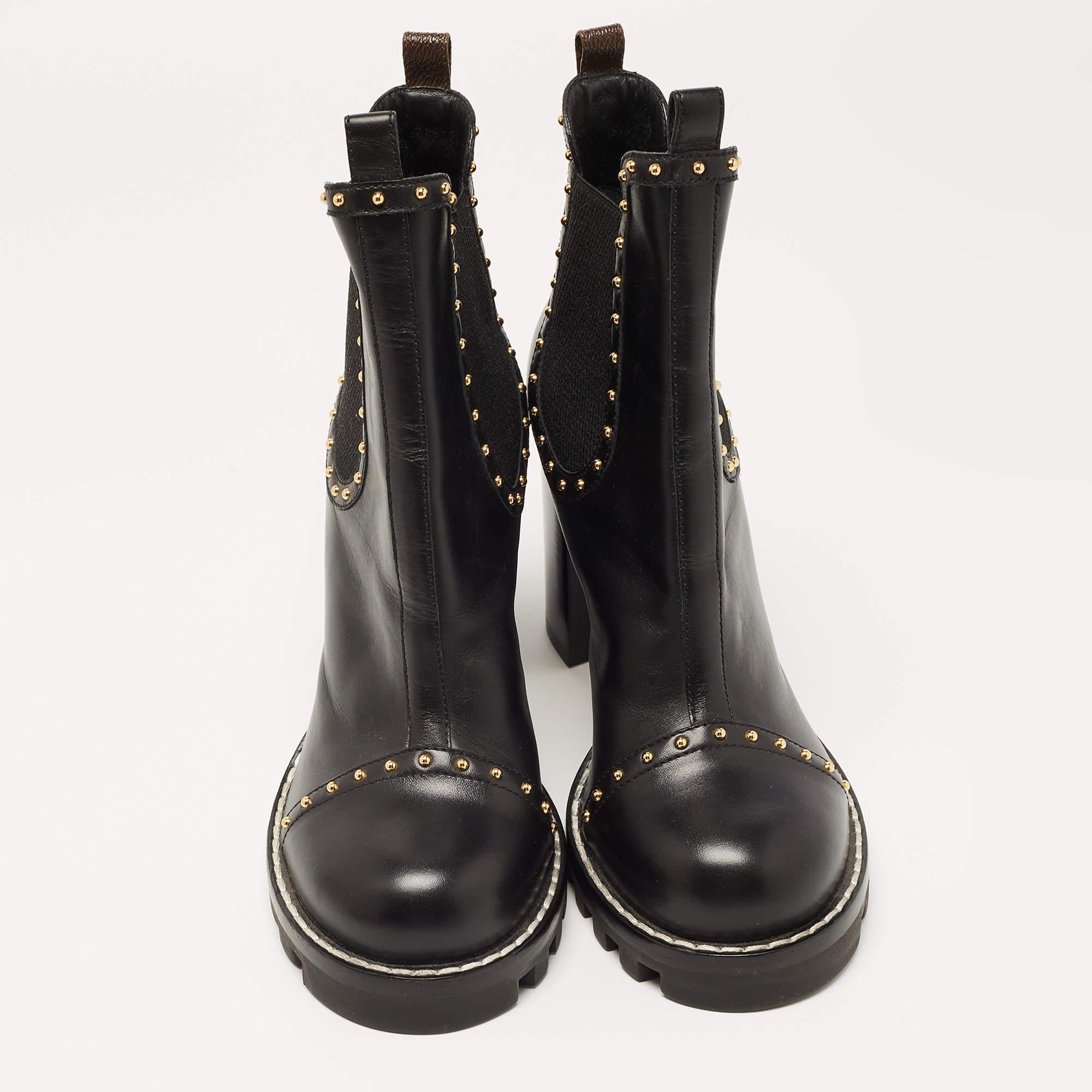 Louis Vuitton Black Leather Studded Chelsea Boots In New Condition In Dubai, Al Qouz 2